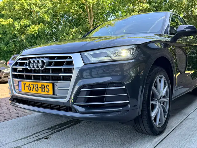 Audi Q5 view 16