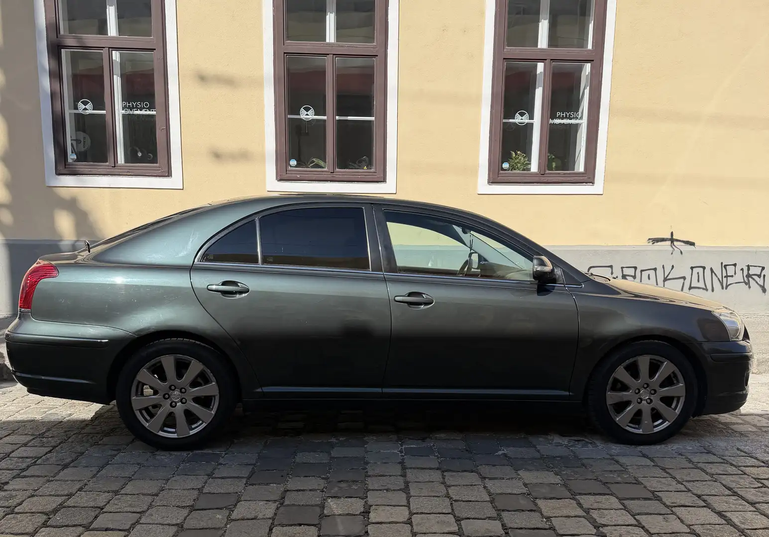 Toyota Avensis Avensis Liftback 2,0 D Limousine Grün - 2