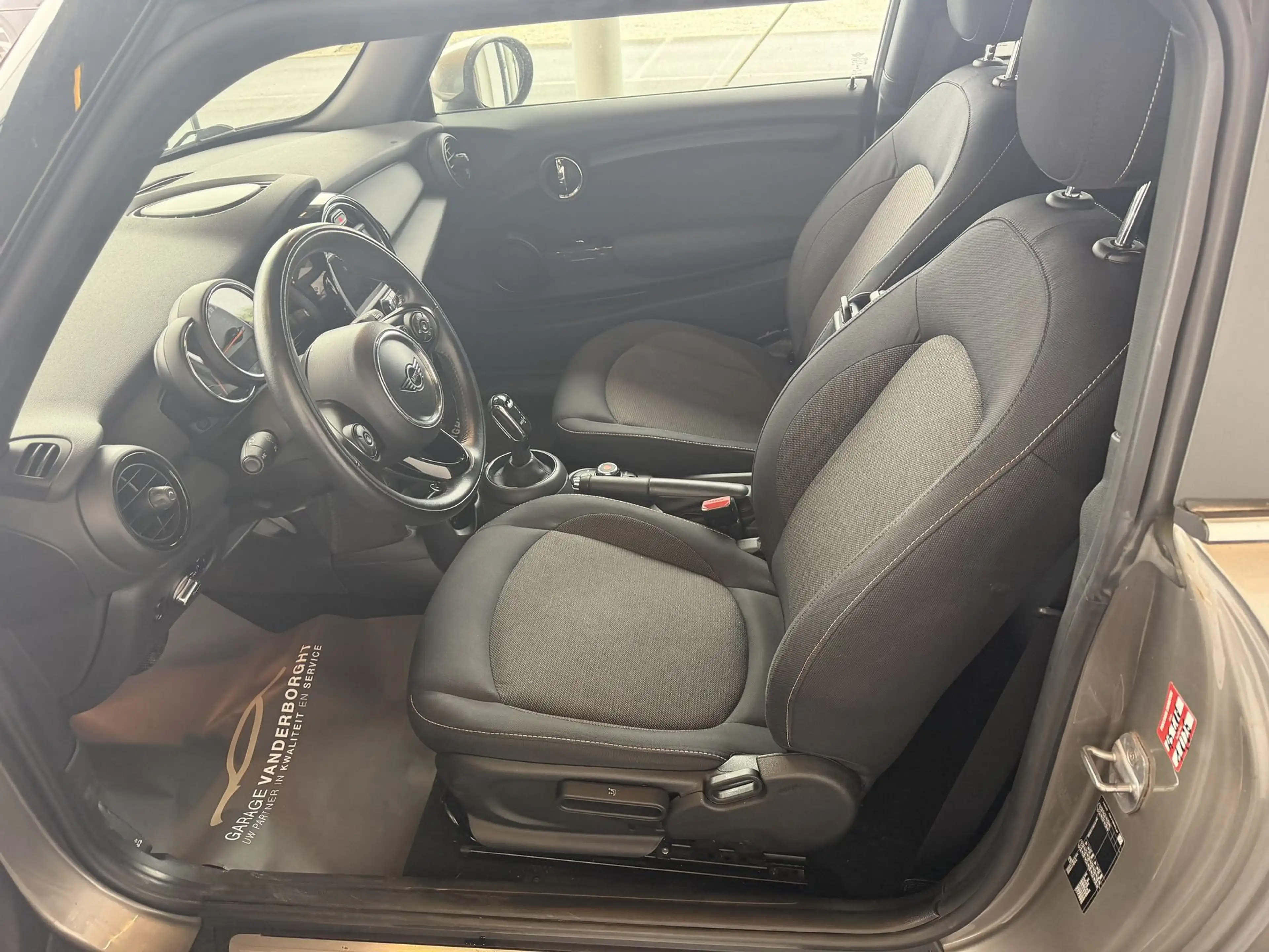 MINI One BENZINE AUTOMAAT SLECHTS 44000KM!!!! — photo 9