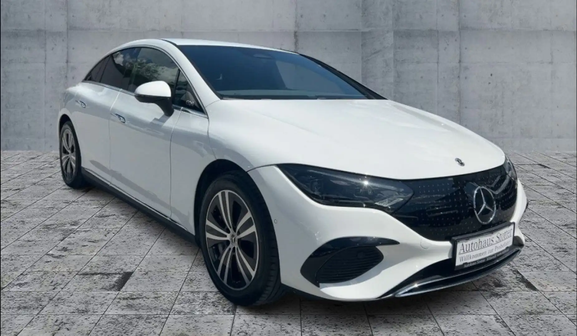 Mercedes-Benz EQE 300 Weiß - 1