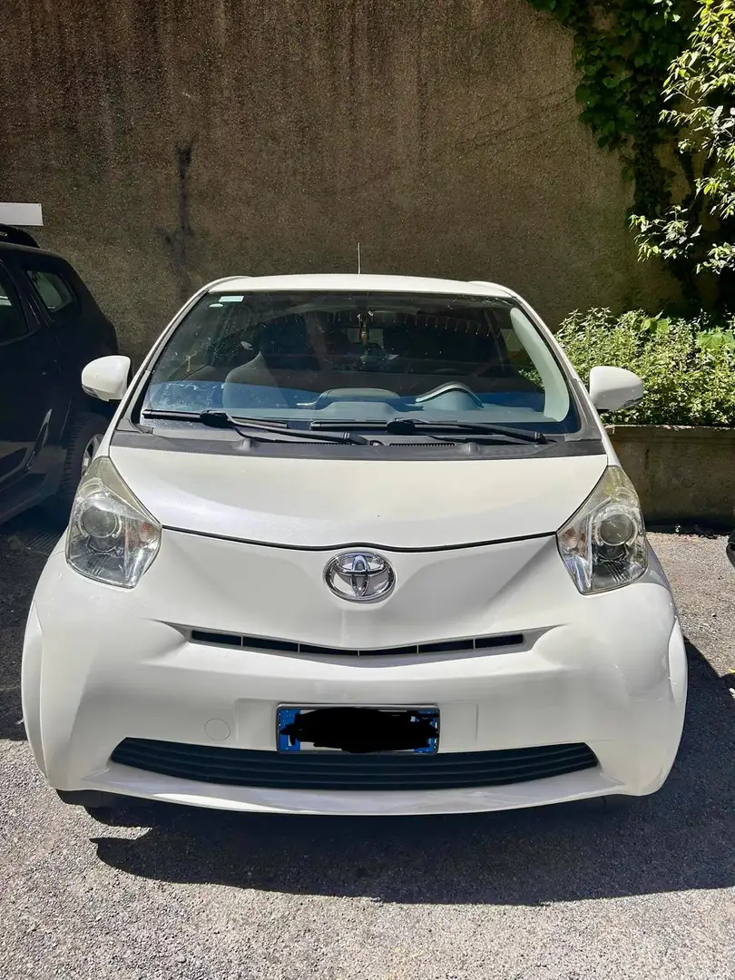 Toyota iQ 1.0 cvt (multidrive) - 1
