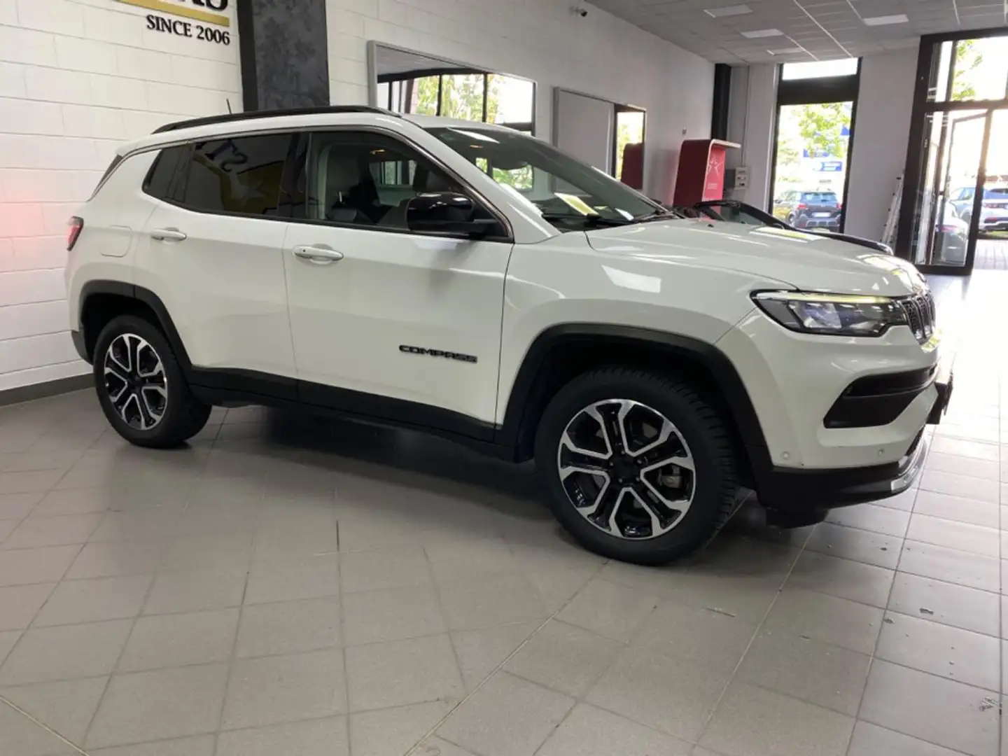 Jeep Compass 1.3 Turbo T4 190 CV PHEV AT6 4xe Limited Grau - 2