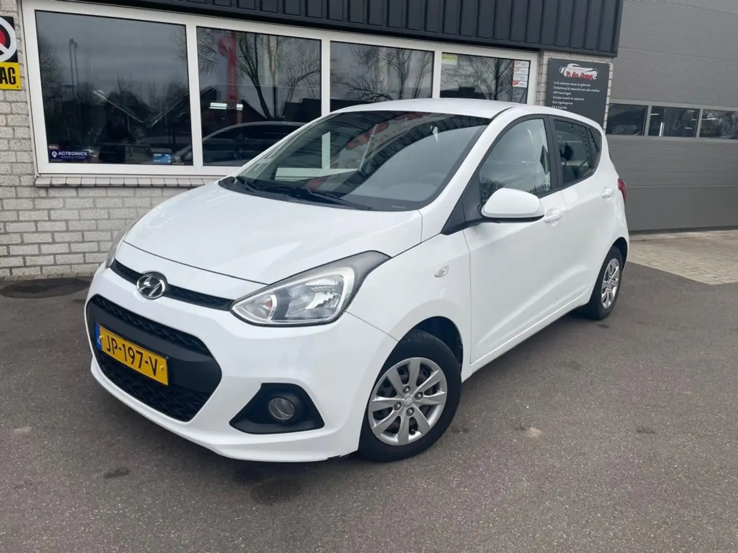 Hyundai i10 1.0I I-MOTION COMF.+ Wit - 2