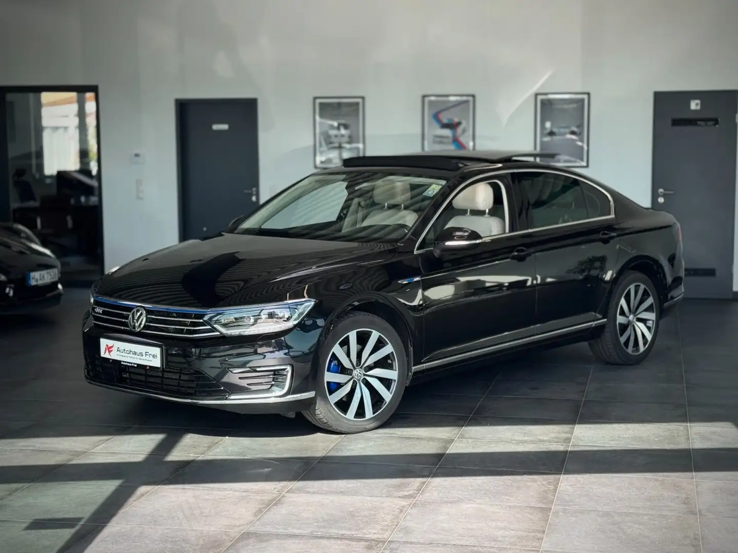 Volkswagen Passat GTE *Pano*Memory*Standheizung*ACC*Kamera Noir - 1