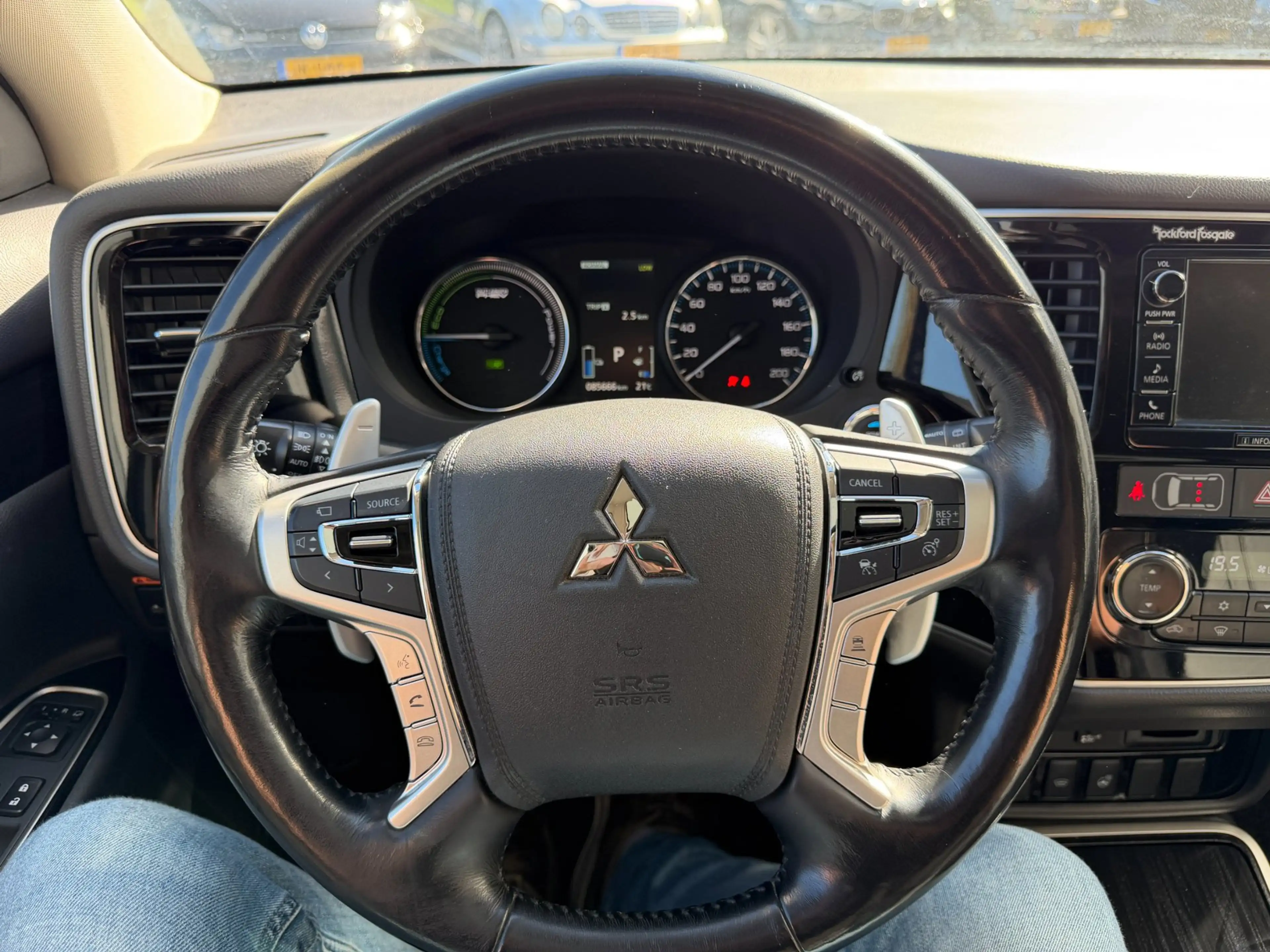 Mitsubishi Outlander 2.0 PHEV instyle+ 1 ste eigenaar en dealer onderho — photo 15