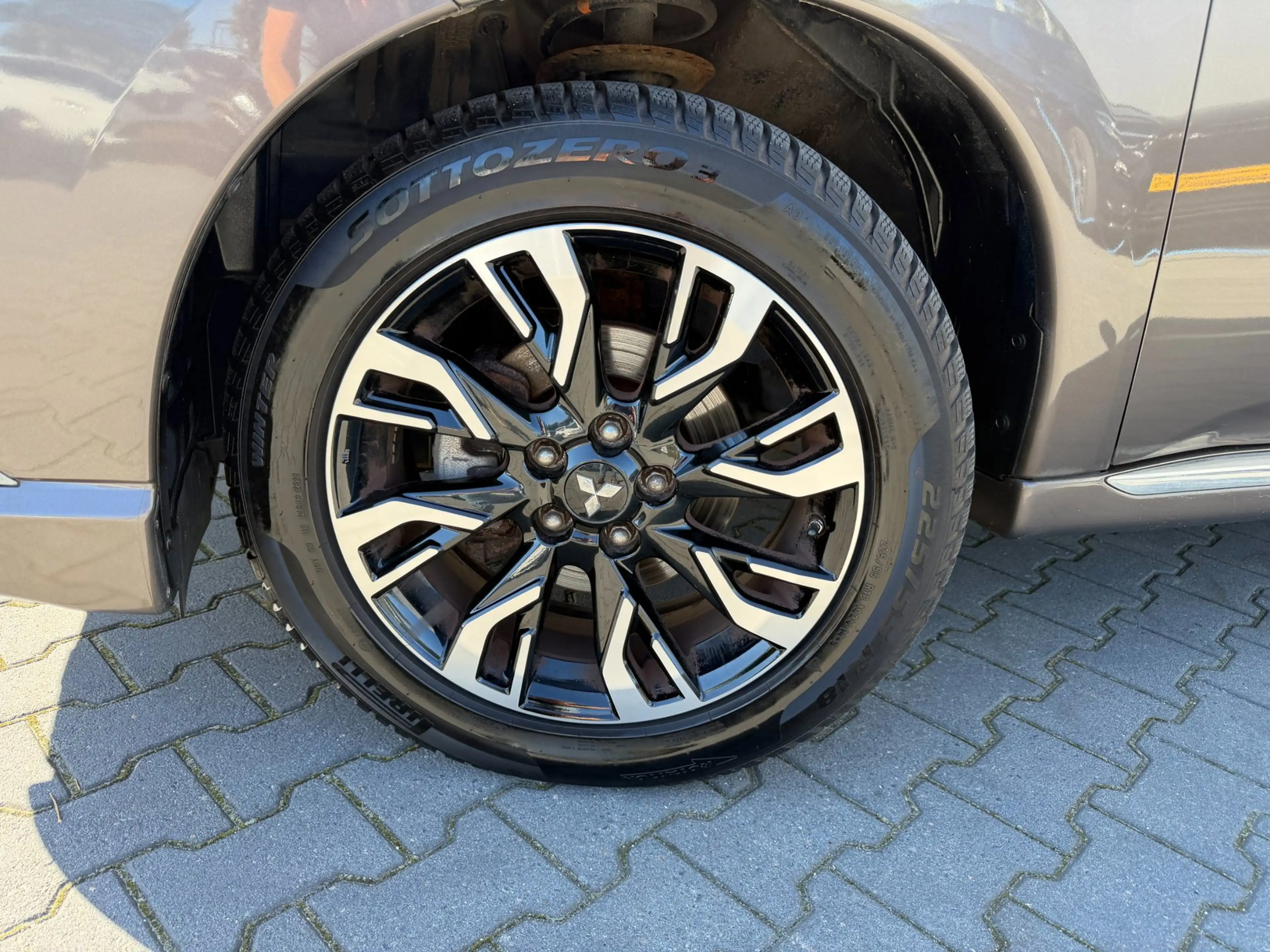 Mitsubishi Outlander 2.0 PHEV instyle+ 1 ste eigenaar en dealer onderho — photo 3