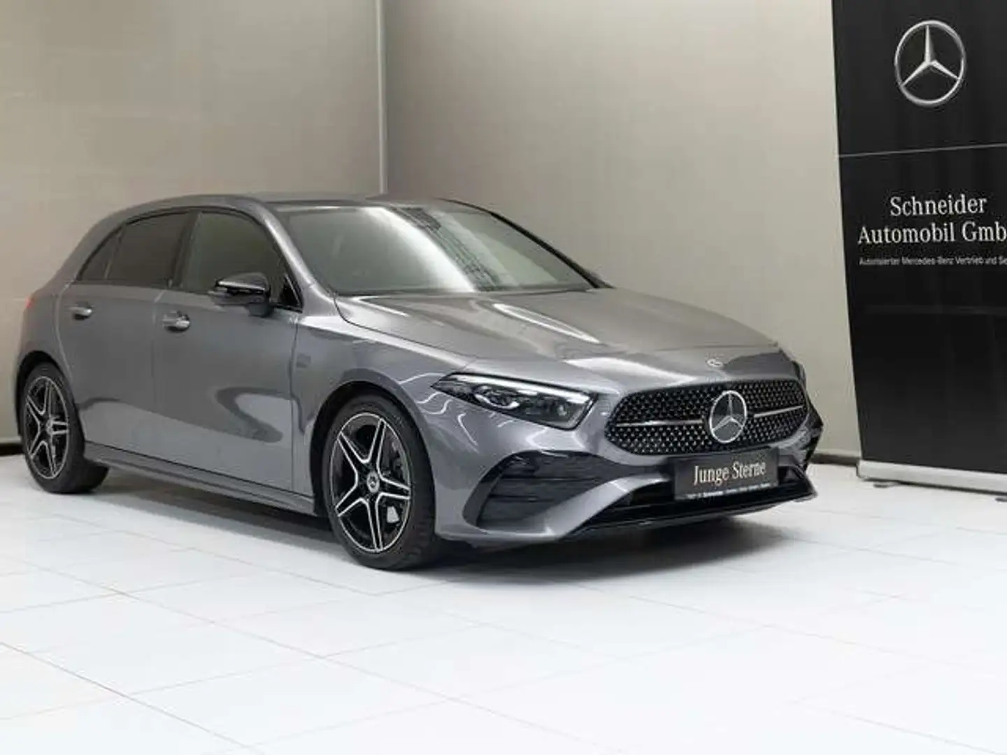 Mercedes-Benz A 200 d Kompaktlimousine Night SpurW W-Paket Grau - 2