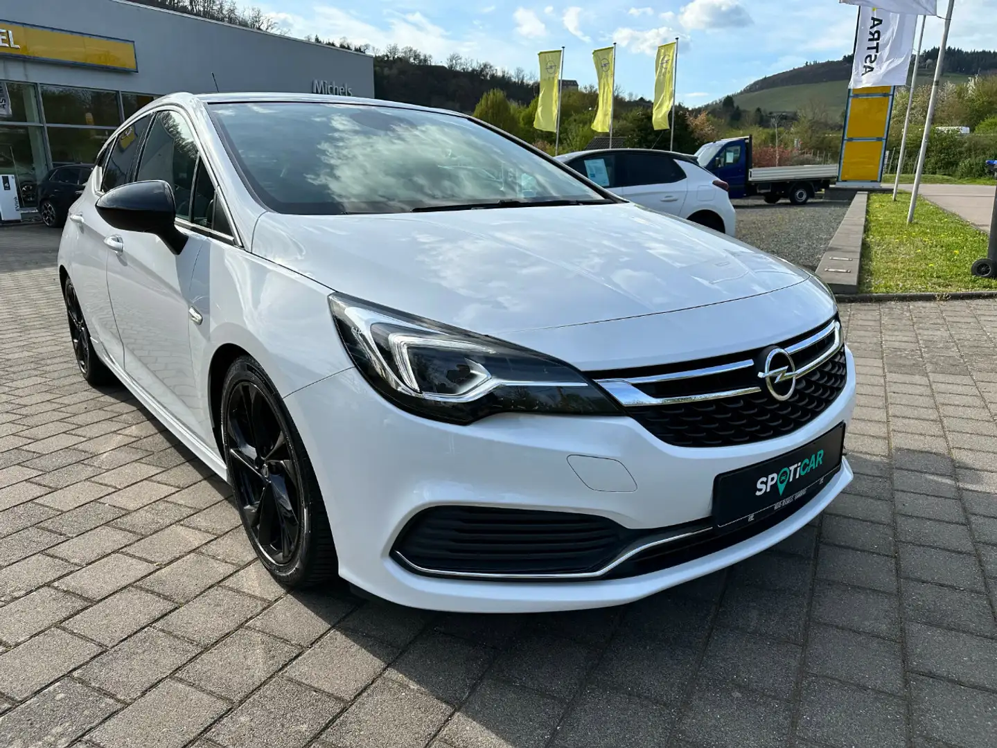 Opel Astra 1.6 Turbo Dynamic OPC-Line Weiß - 1