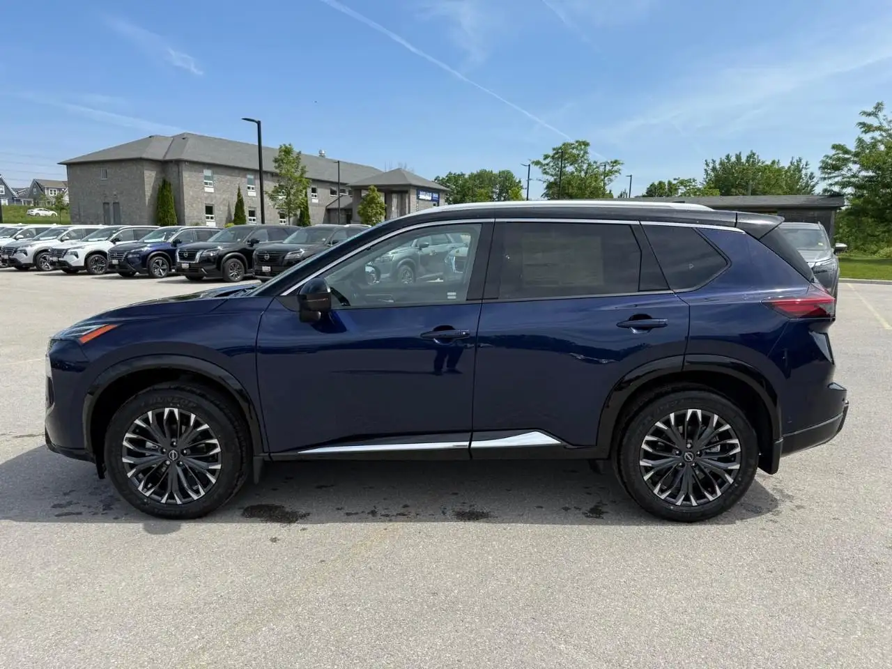 Nissan Rogue снимка Nissan Rogue