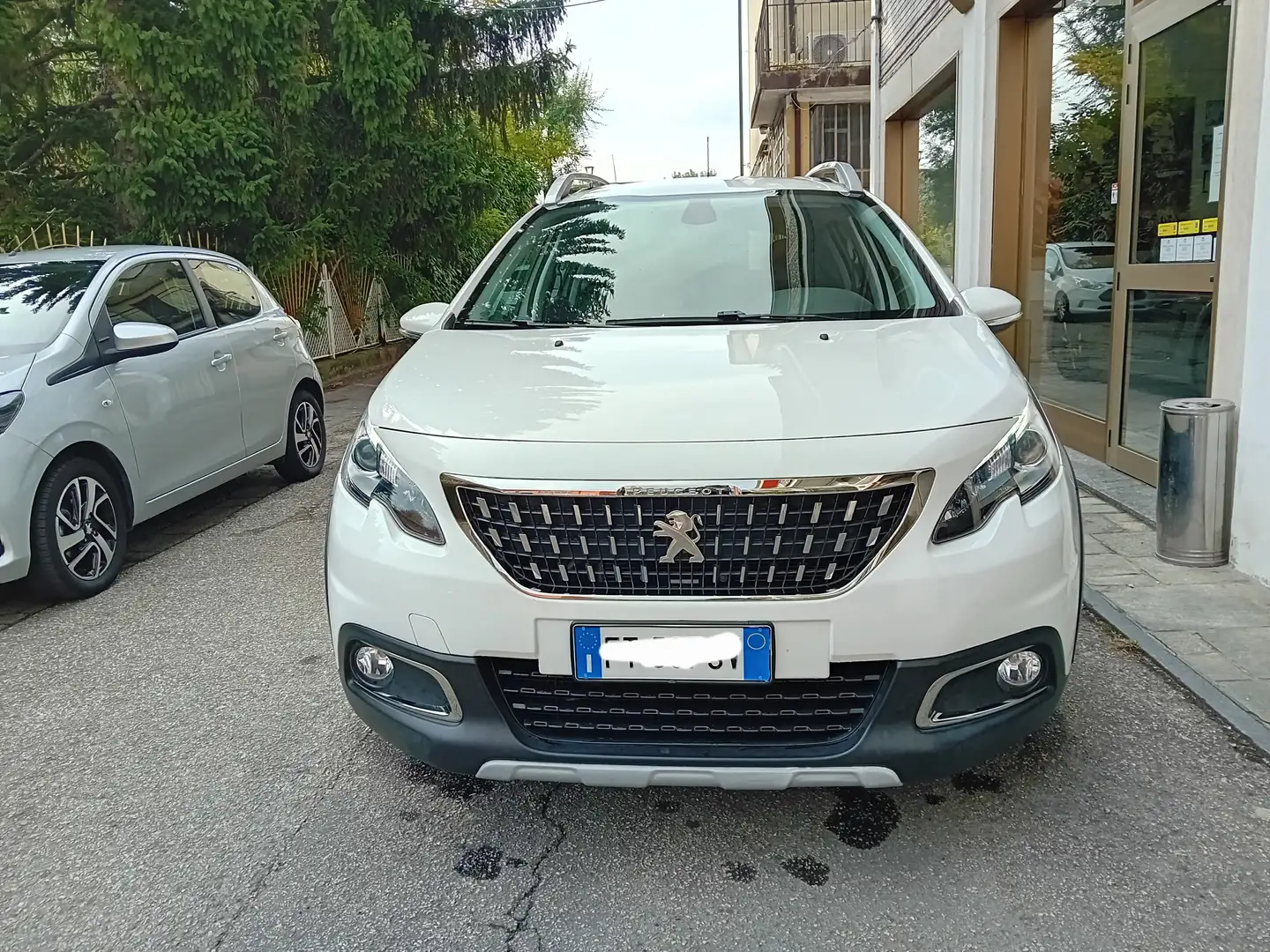 Peugeot 2008 1.5 bluehdi Allure *STUPENDA* Bianco - 2
