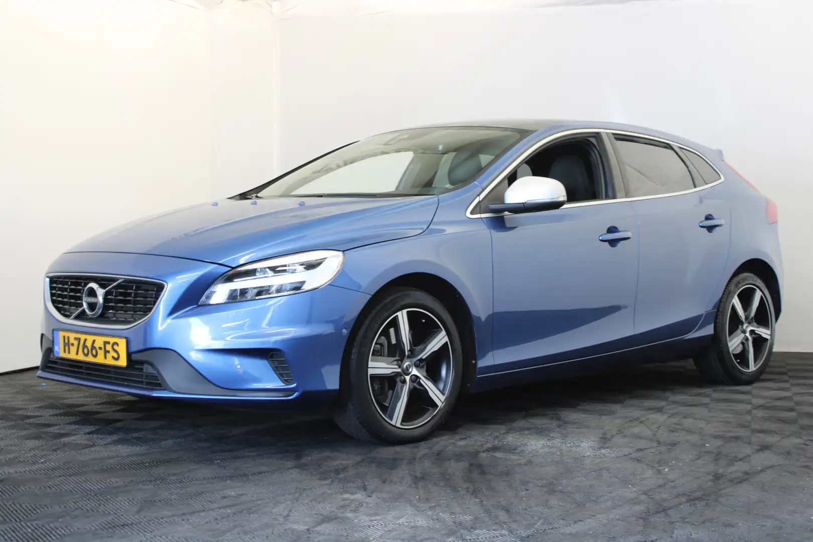 Volvo V40 1.5 T3 Polar+ Sport |Pano|Stoelverwarming|Trekhaak Bleu - 1