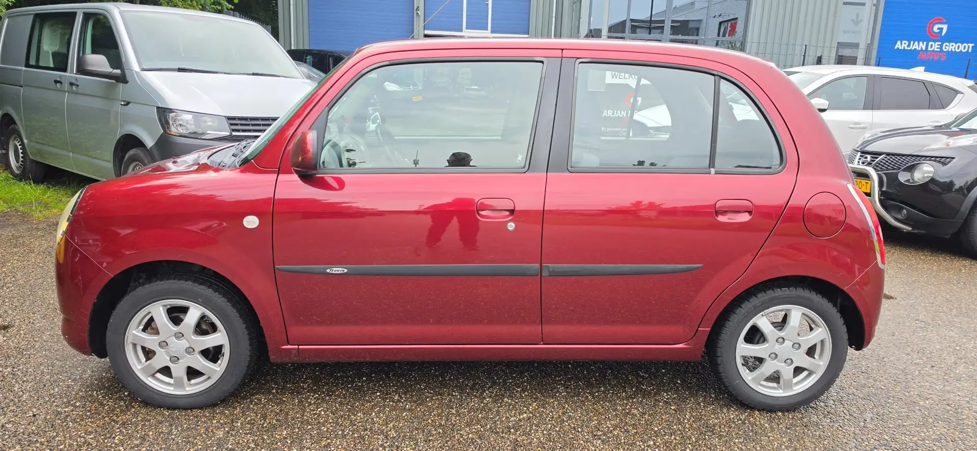 Daihatsu Trevis 1.0 5Drs Elec pakket, LM Velgen Zeer zuinig! Momo Rot - 2
