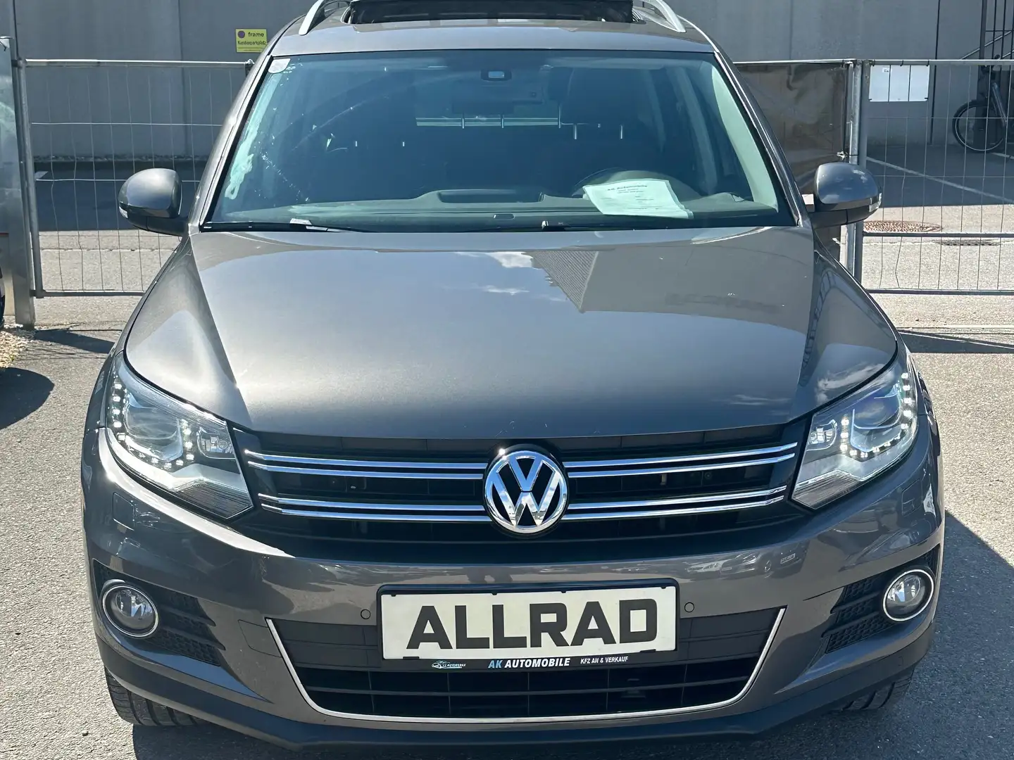 Volkswagen Tiguan Tiguan 2,0 TDI BMT 4Motion Sky DPF Sky Grau - 2