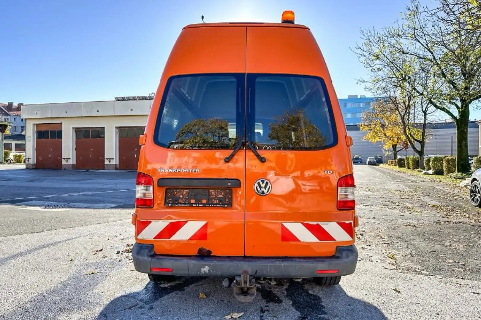 Volkswagen T5 Kombi HD-Kombi LR 2,0 TDI D-PF Oranžová - 2