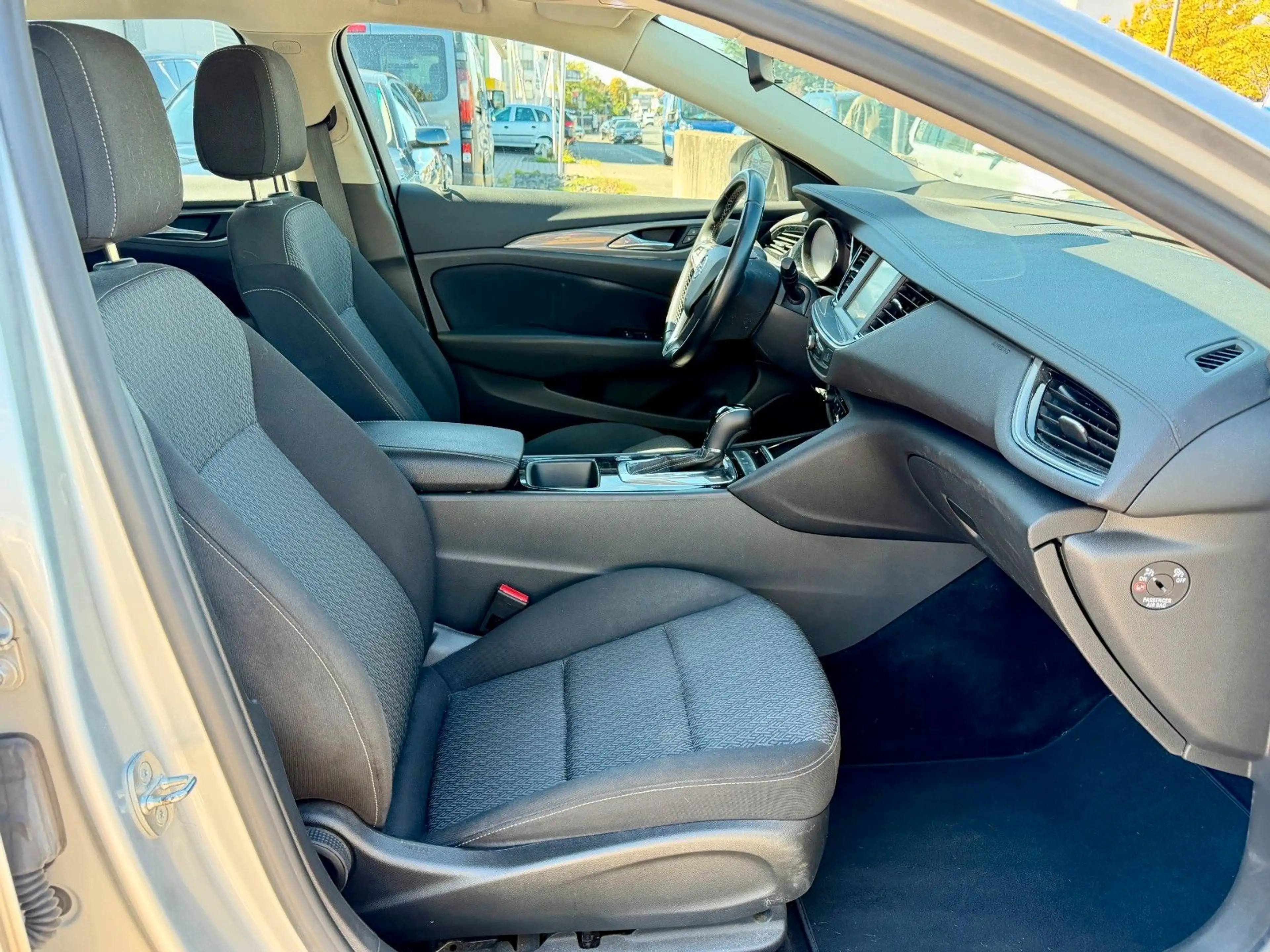 Opel Insignia B SportsTourer*Aut*Nav*Ahk*Led*Shz*Pdc* — photo 11