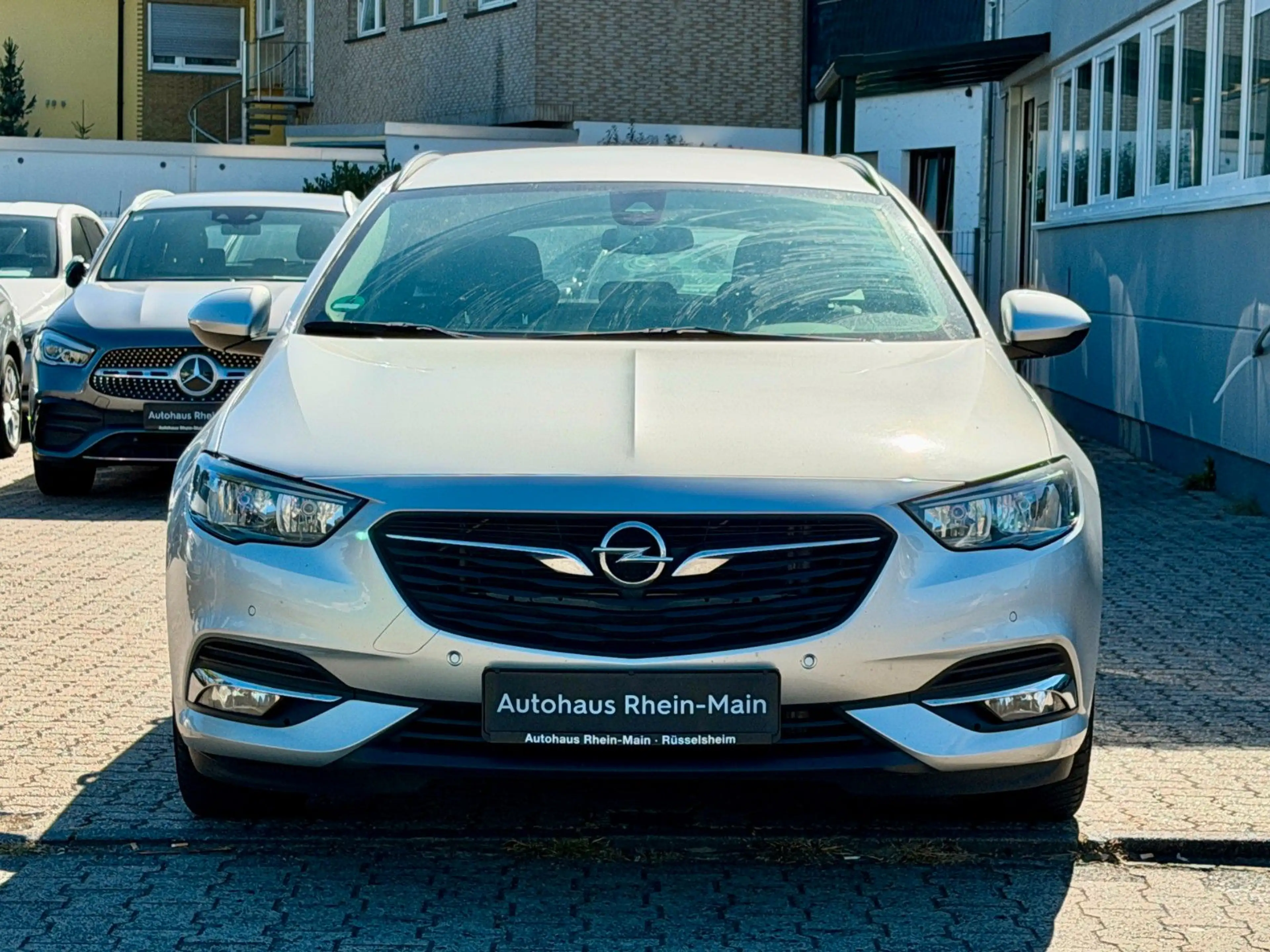Opel Insignia B SportsTourer*Aut*Nav*Ahk*Led*Shz*Pdc* — photo 2