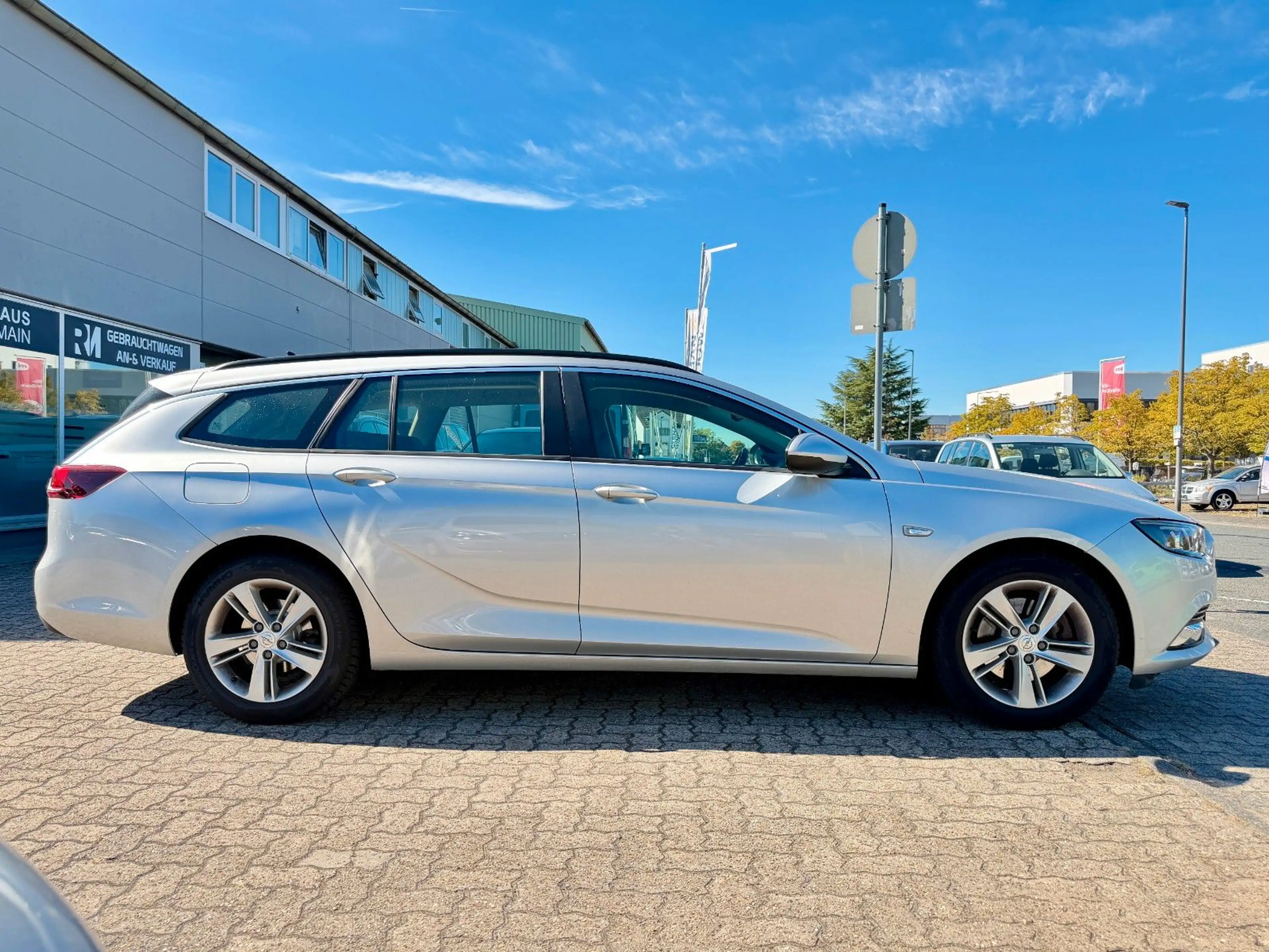 Opel Insignia B SportsTourer*Aut*Nav*Ahk*Led*Shz*Pdc* — photo 8