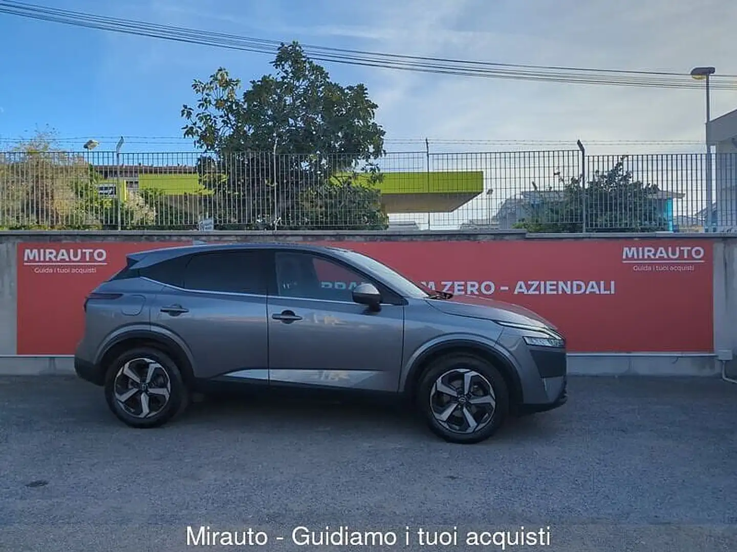 Nissan Qashqai 3ª serie Qashqai MHEV 158 CV Xtronic N-Connecta Gris - 1