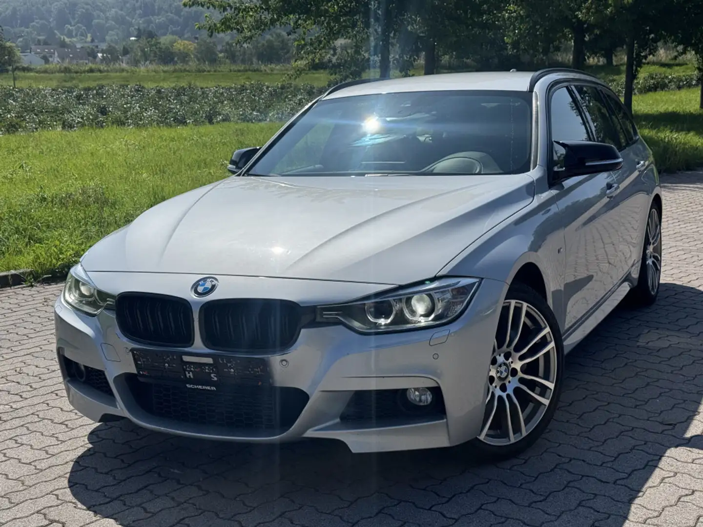 BMW 335 335 i xDrive Touring   Head UP   M-Paket Zilver - 2