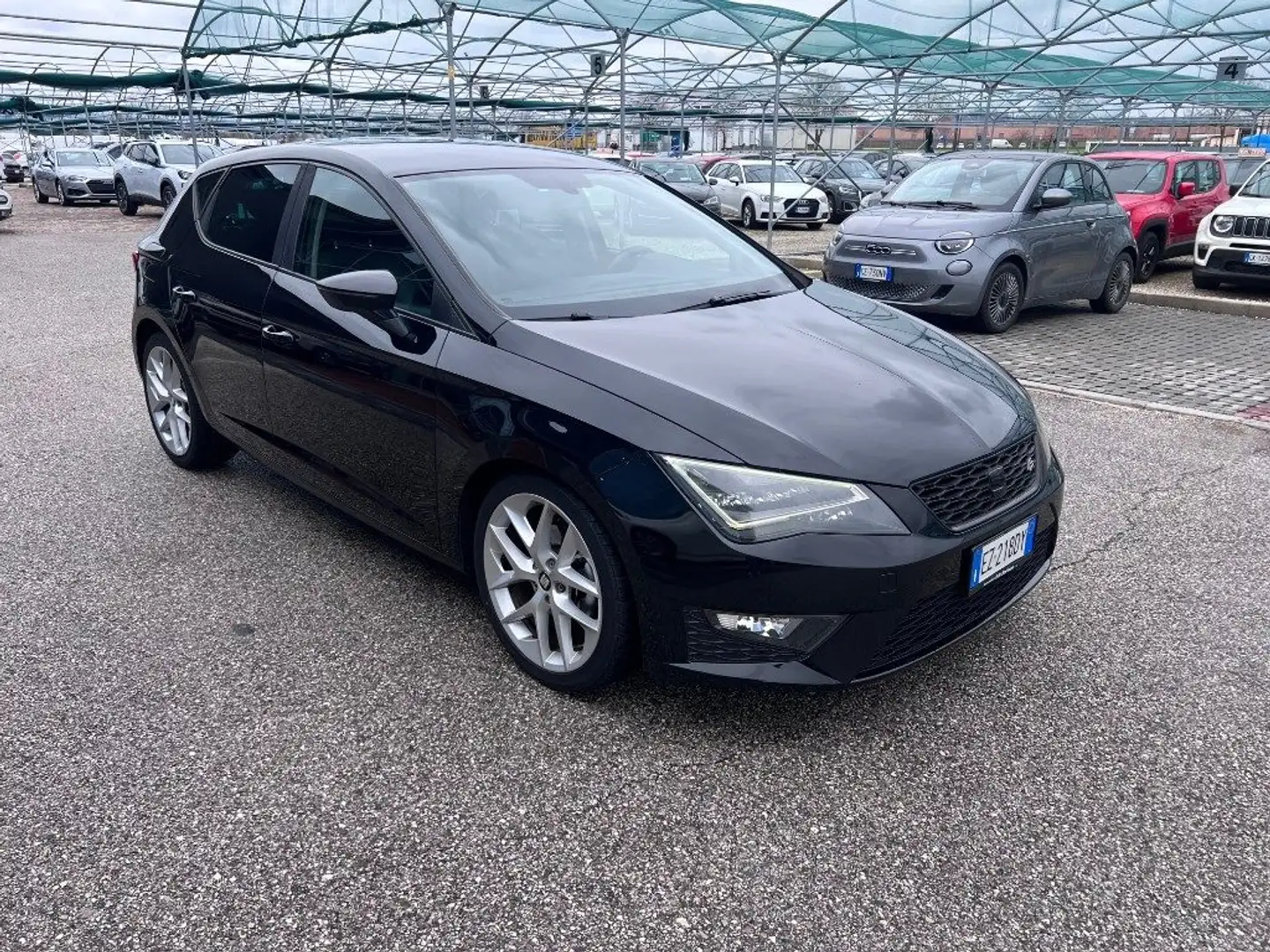 SEAT Leon 2.0 TDI 150 CV 5p. Start/Stop FR Schwarz - 2