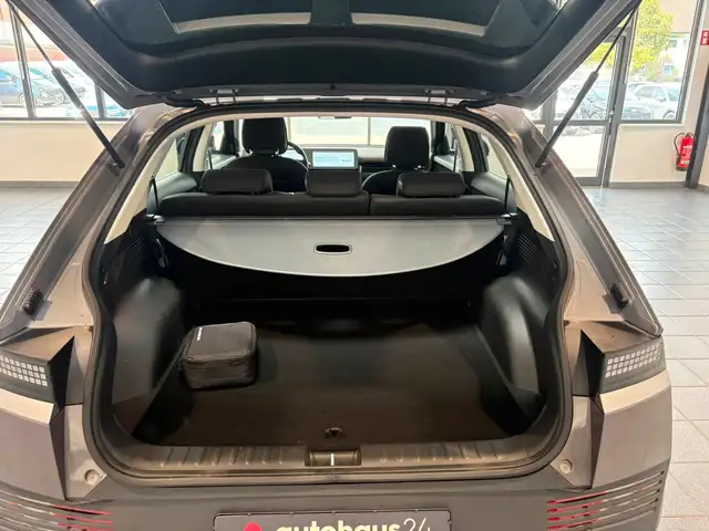 Hyundai Ioniq 5 view 6