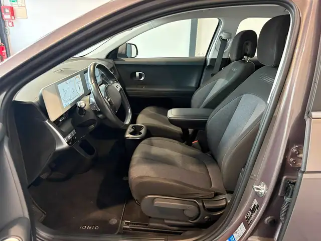 Hyundai Ioniq 5 view 8