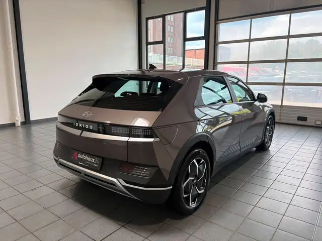Hyundai Ioniq 5 view 5