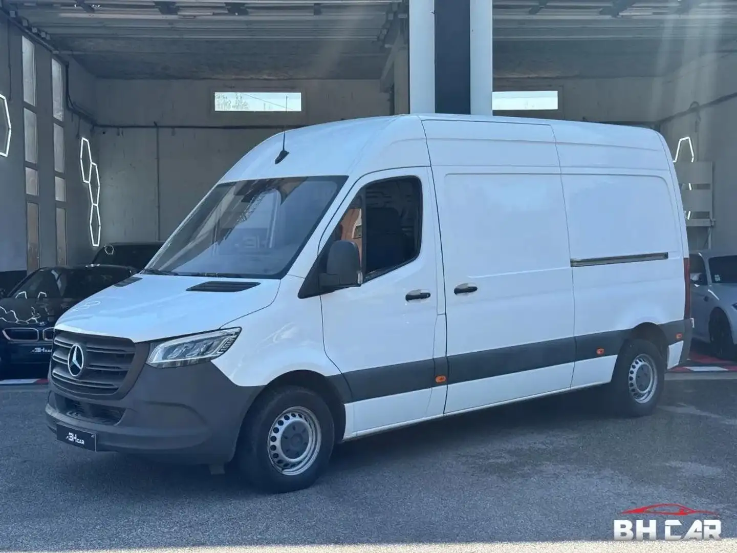 Mercedes-Benz Sprinter Vu FOURGON 2.2 211 CDI 115cv Blanc - 1
