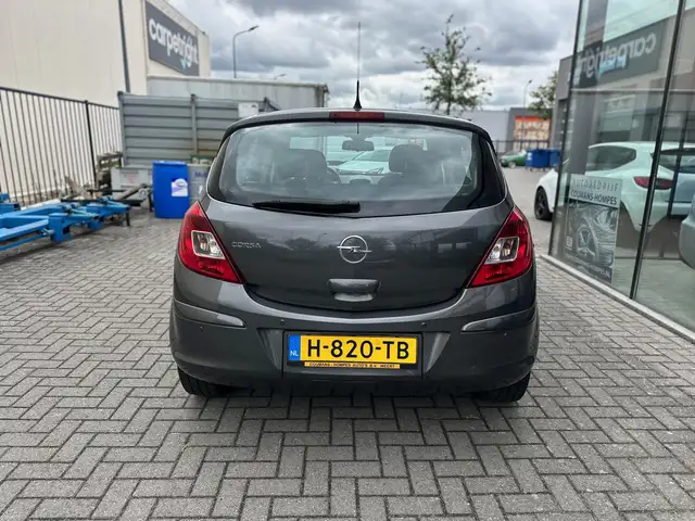 Opel Corsa view 8
