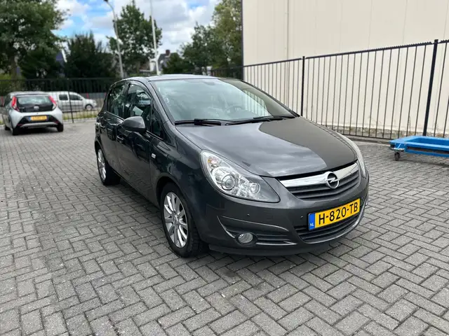 Opel Corsa view 6