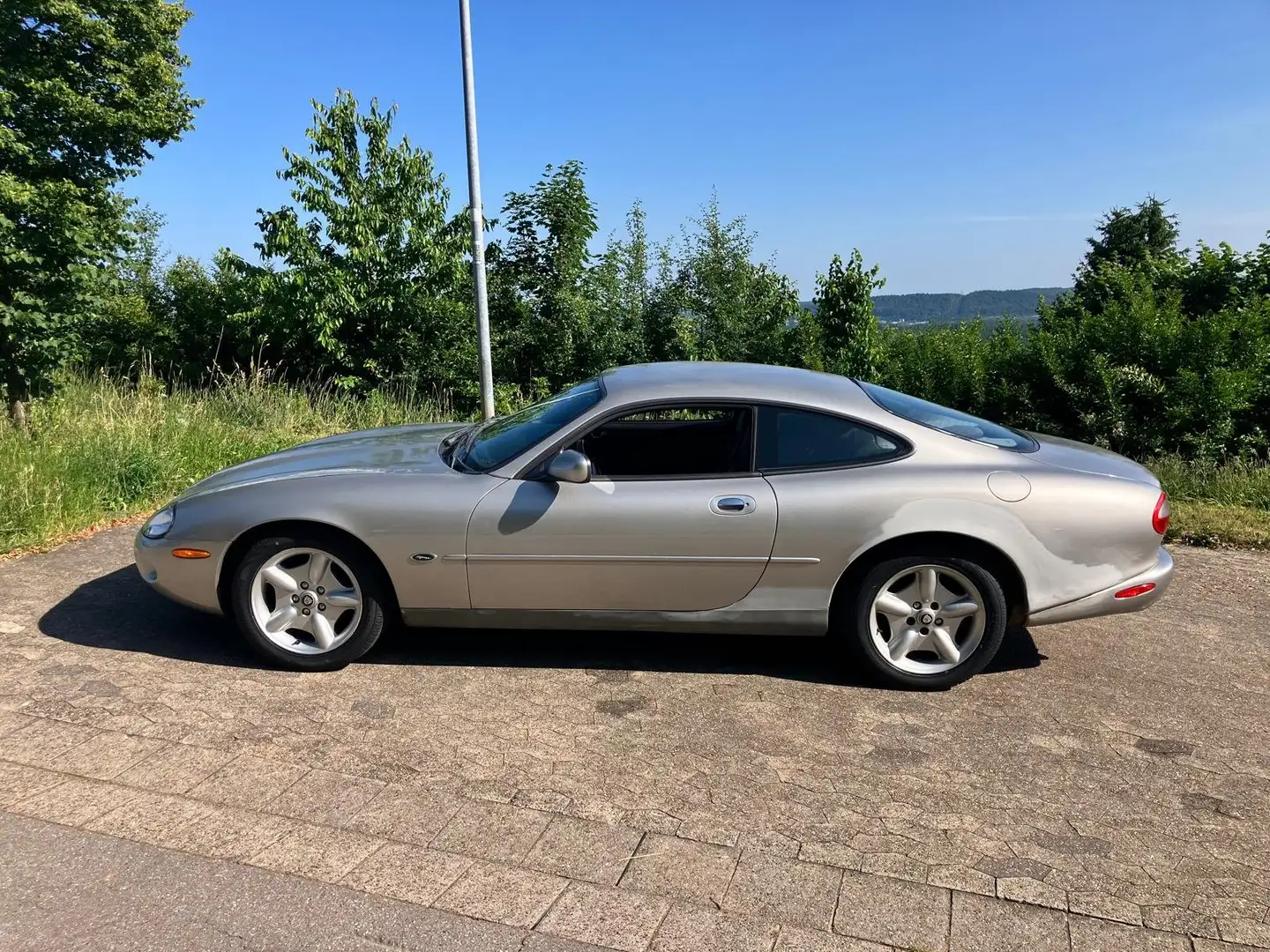 Jaguar XK8 XK8 Coupe - HU neu - Reifen neu - Klimaservice Silber - 2