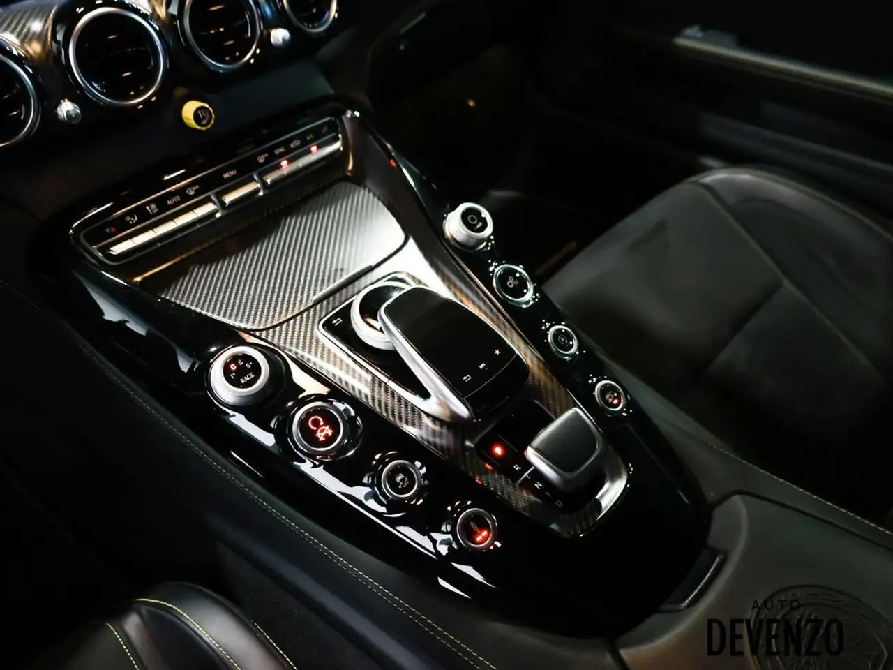 Mercedes-Benz AMG GT снимка Mercedes-Benz AMG GT