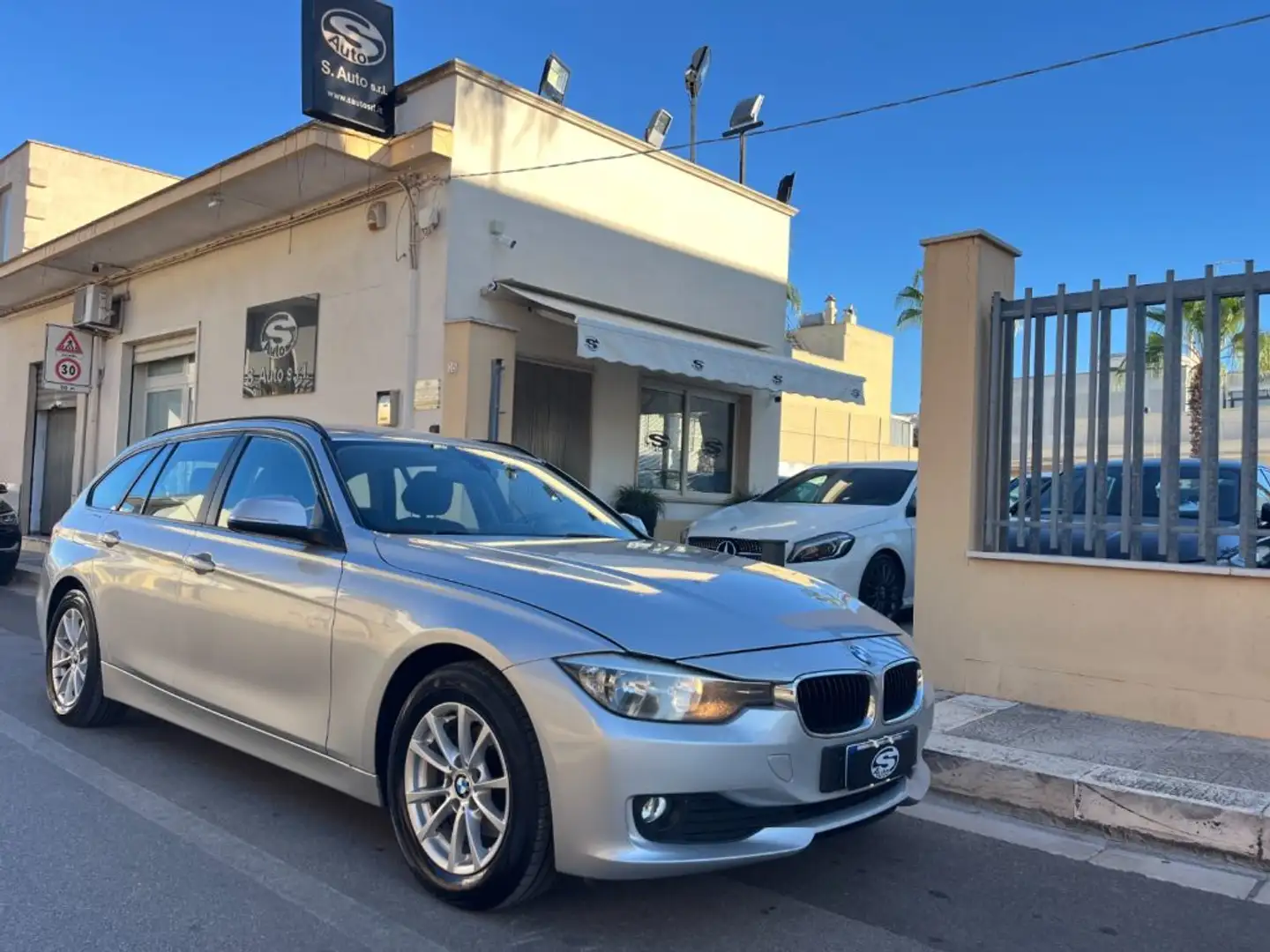 BMW 316 d Touring Business Argent - 1