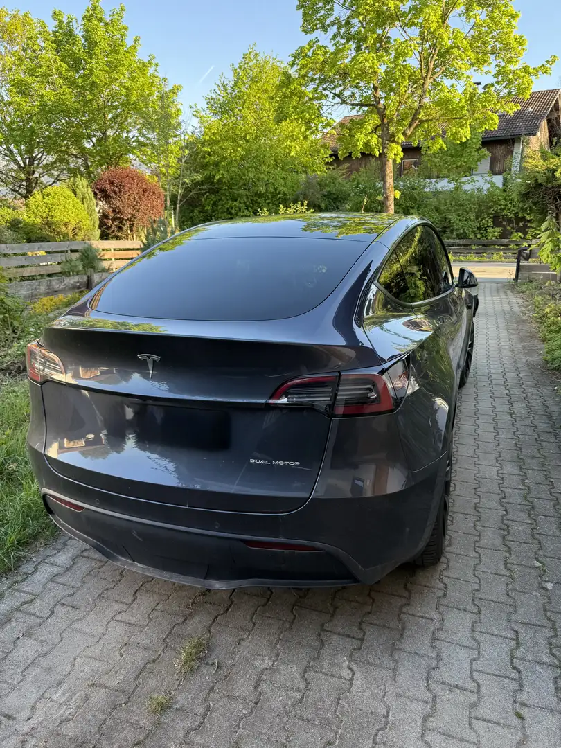 Tesla Model Y Long Range Dual Motor AWD - 2