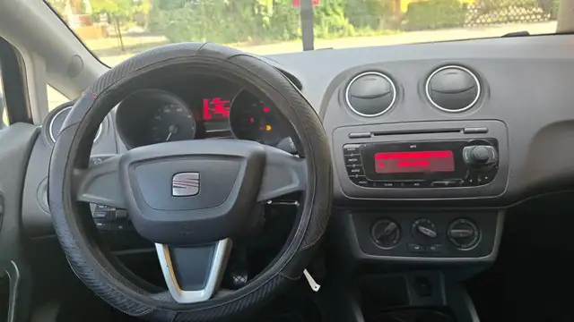 Seat Ibiza view 8