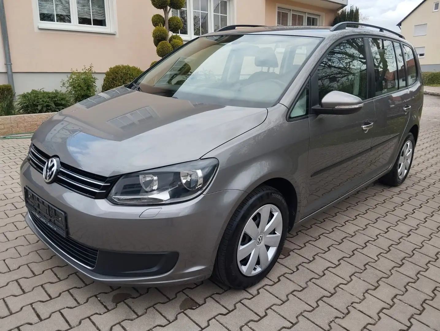 Volkswagen Touran 1.4 TSI, Trendline, Navi, PDC, Grey - 1