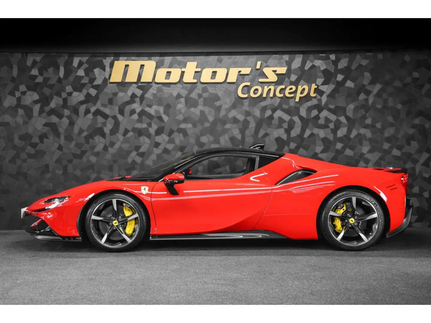 Ferrari SF90 Stradale ROSSO CORSA Rouge - 2