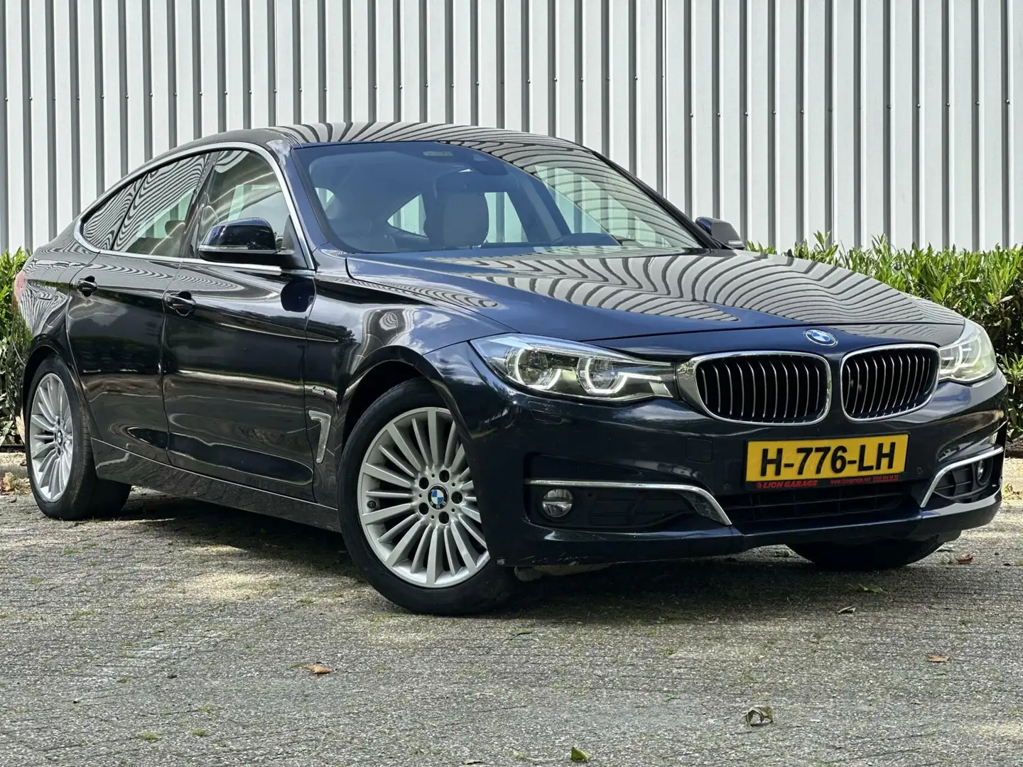 BMW 330 3-serie Gran Turismo 330i xDrive High Executive 25 Modrá - 2
