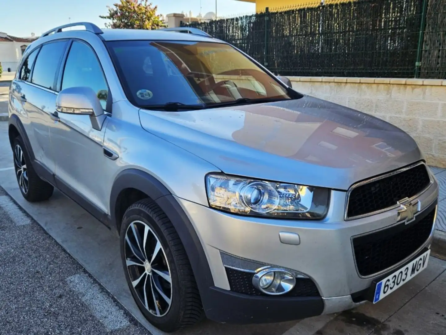 Chevrolet Captiva Todoterreno Automático de 5 Puertas Gris - 1