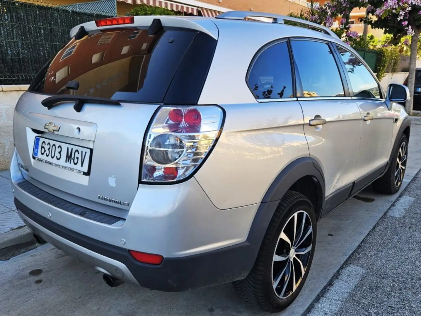 Chevrolet Captiva Todoterreno Automático de 5 Puertas Gris - 2