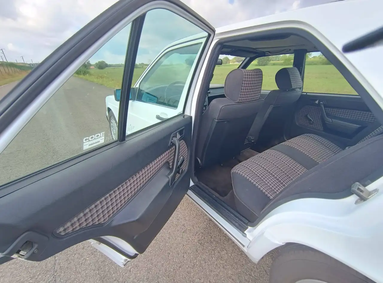 Mercedes-Benz 190 Sportline, foto 9