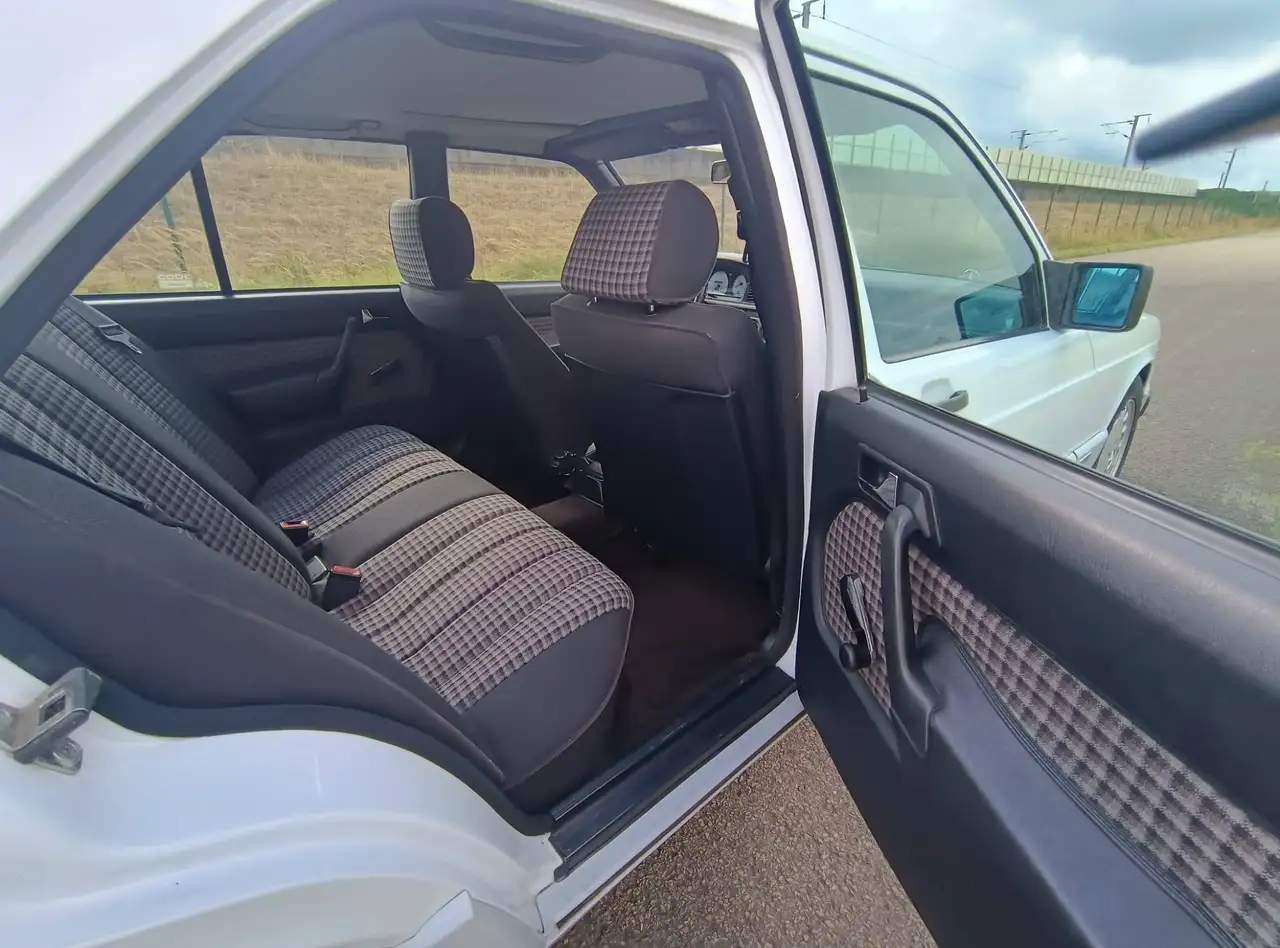 Mercedes-Benz 190 Sportline, foto 8