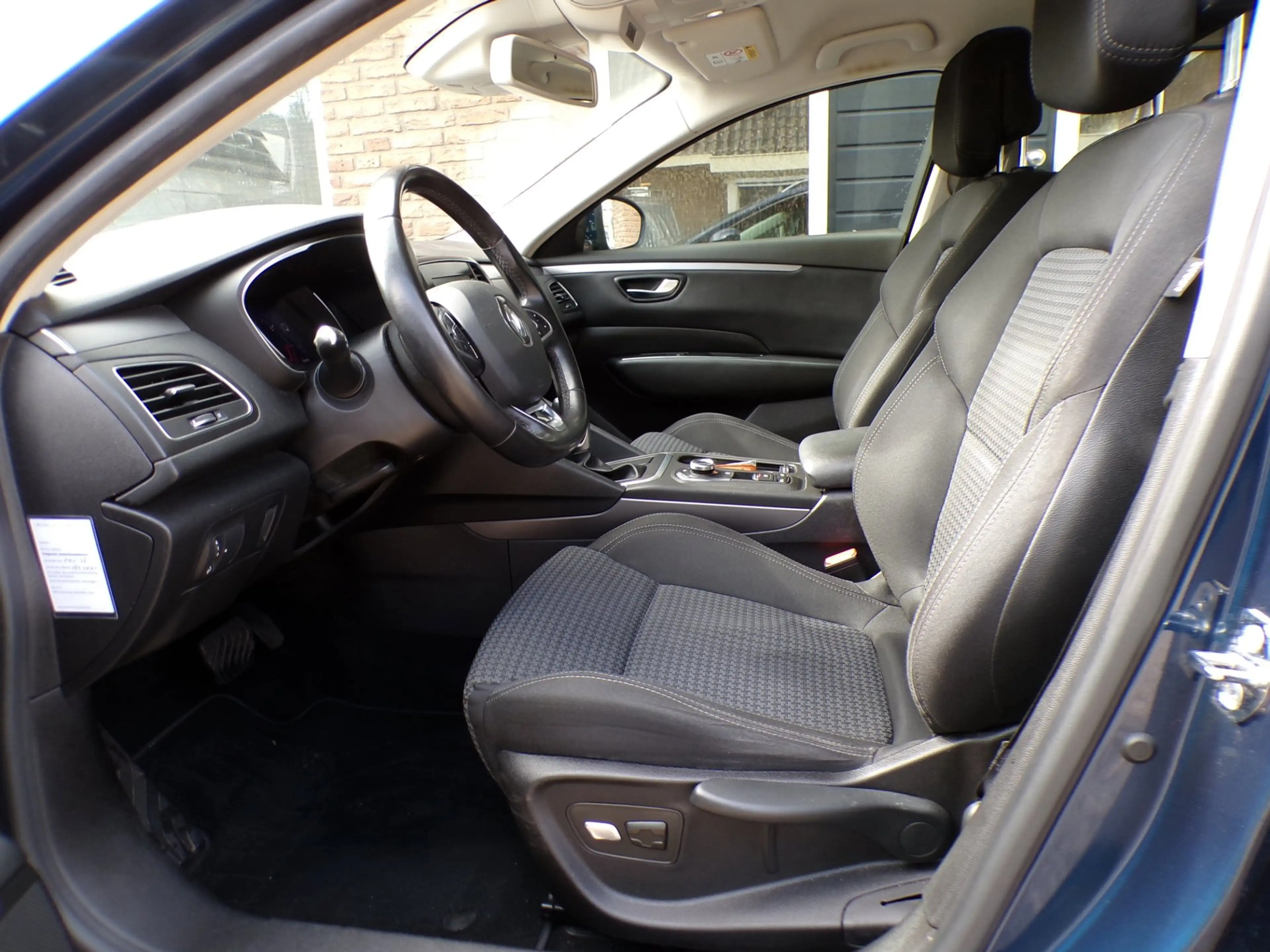 Renault Talisman Estate 1.6 TCe Zen Automaat / Navi — photo 4