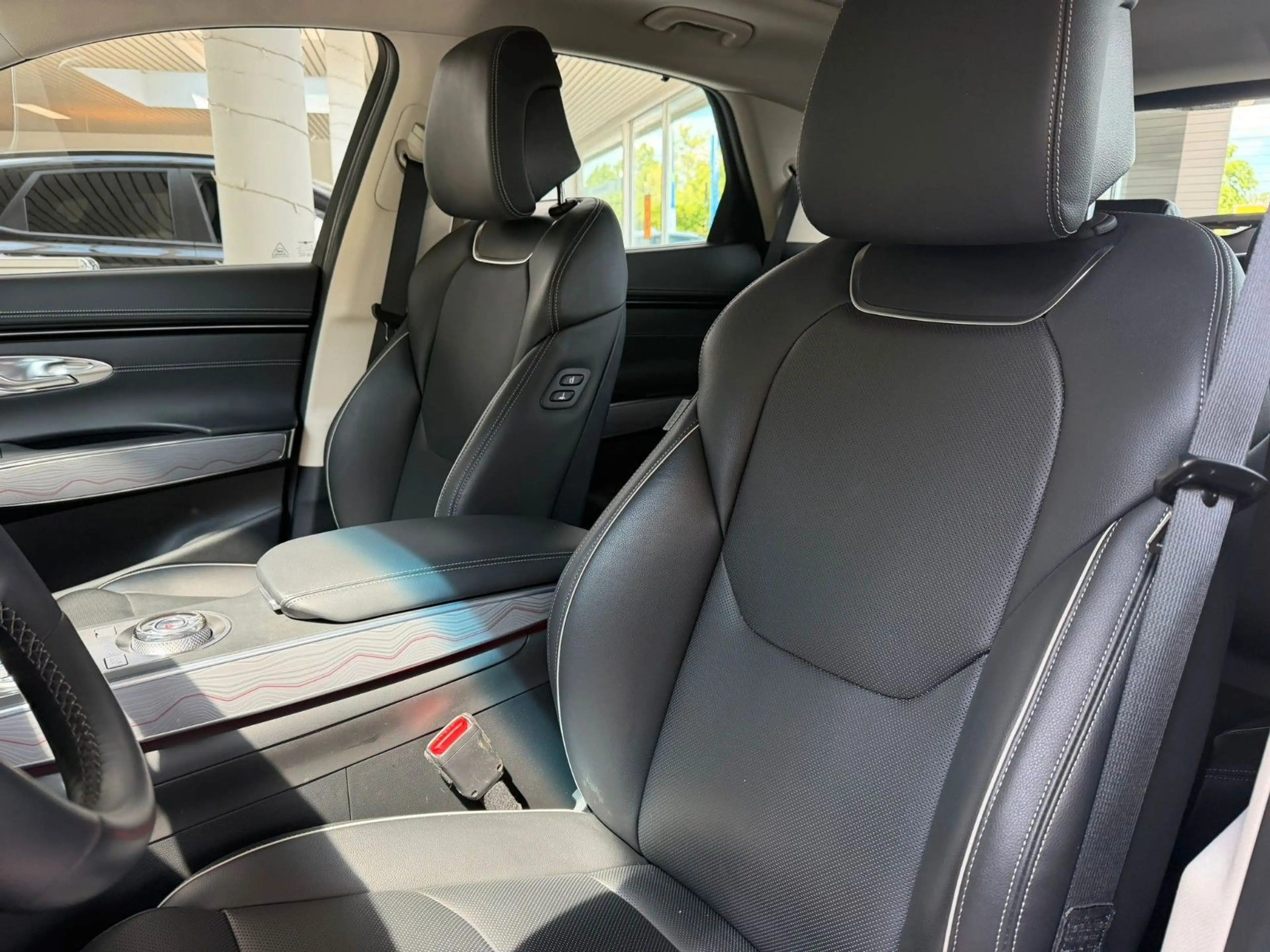 Genesis GV70 2.2 D 8AT AWD Luxury Pano Tech Lexicon Comf — photo 6
