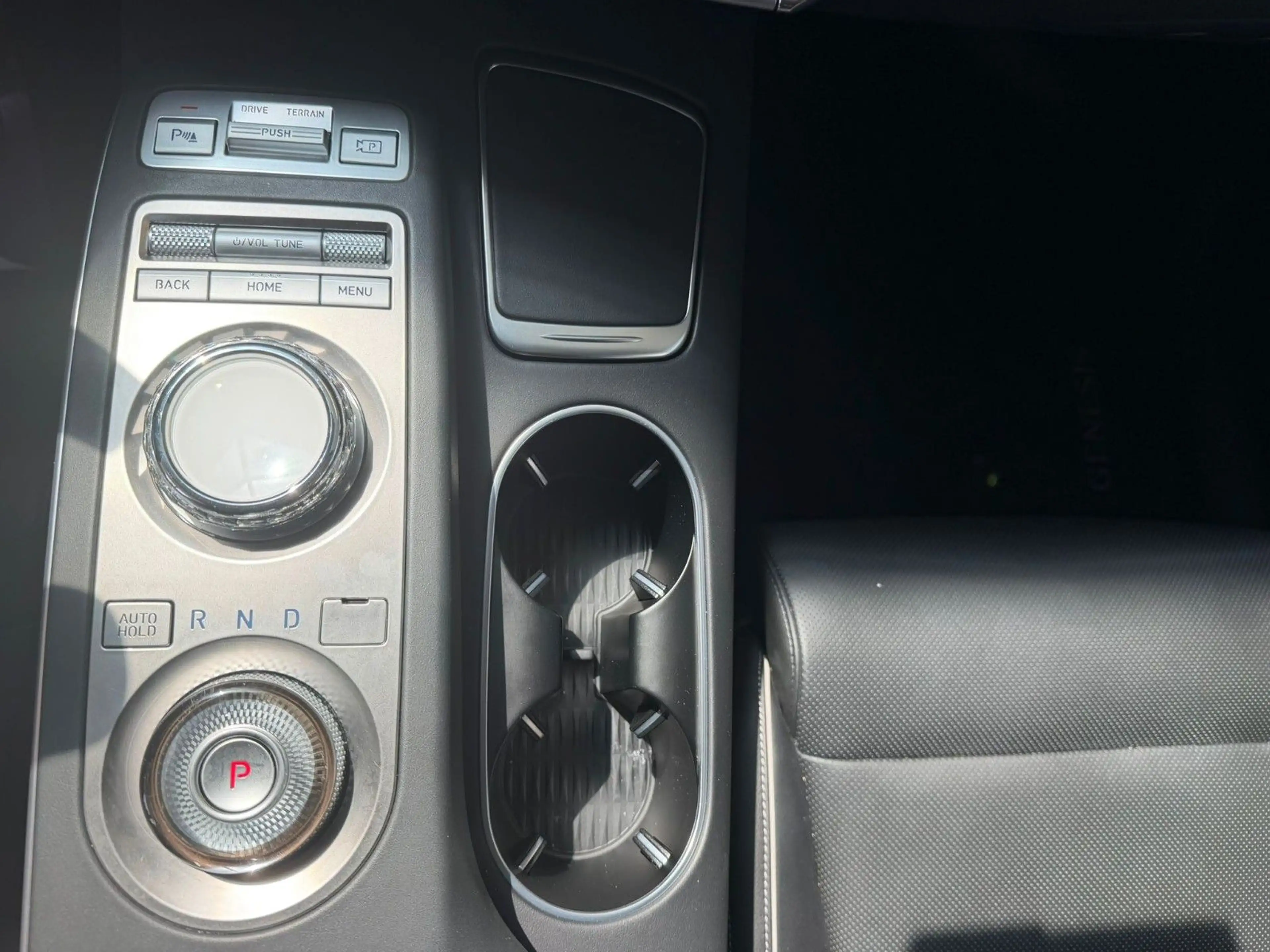 Genesis GV70 2.2 D 8AT AWD Luxury Pano Tech Lexicon Comf — photo 11