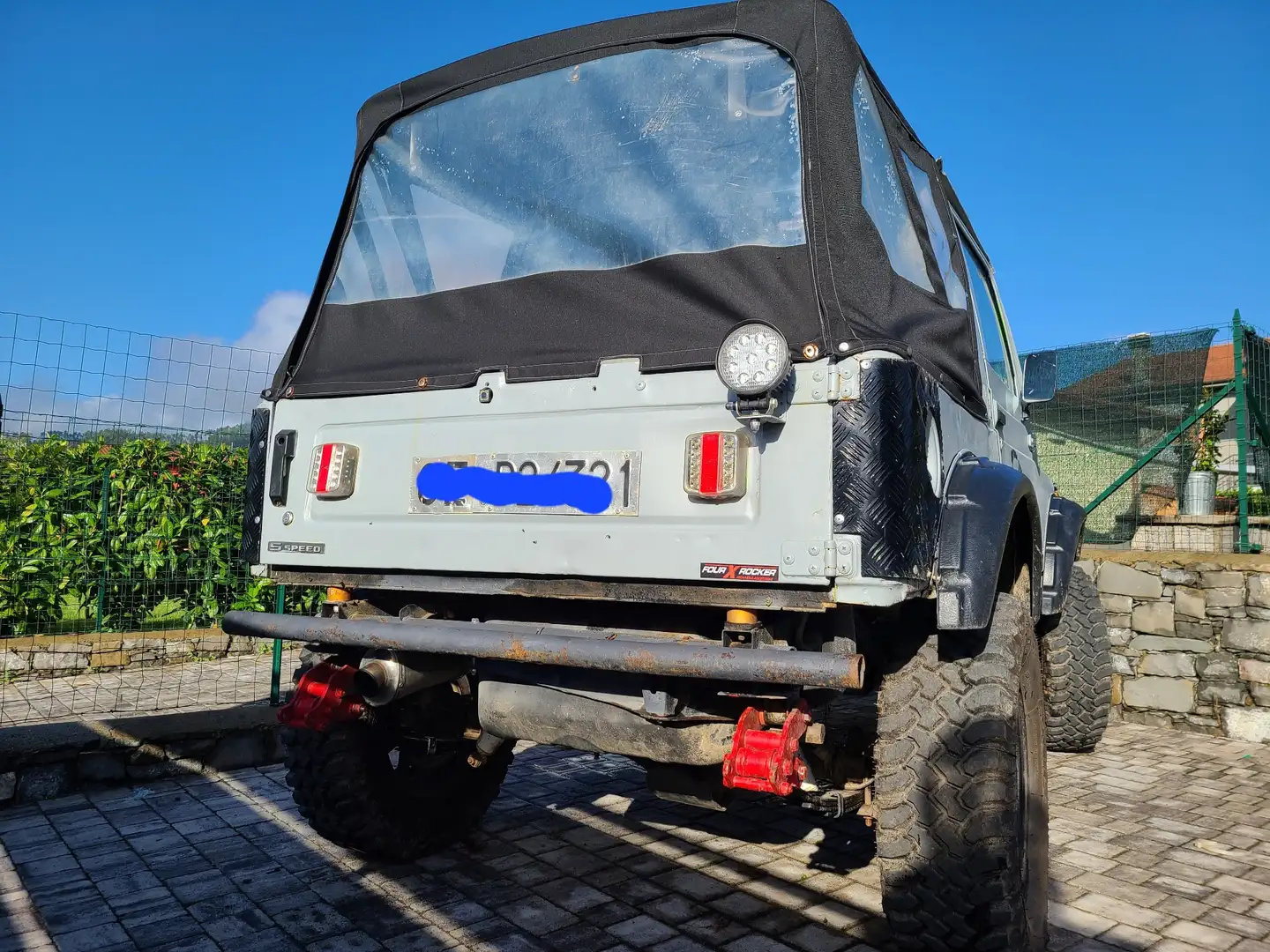 Suzuki SJ Samurai Gris - 2