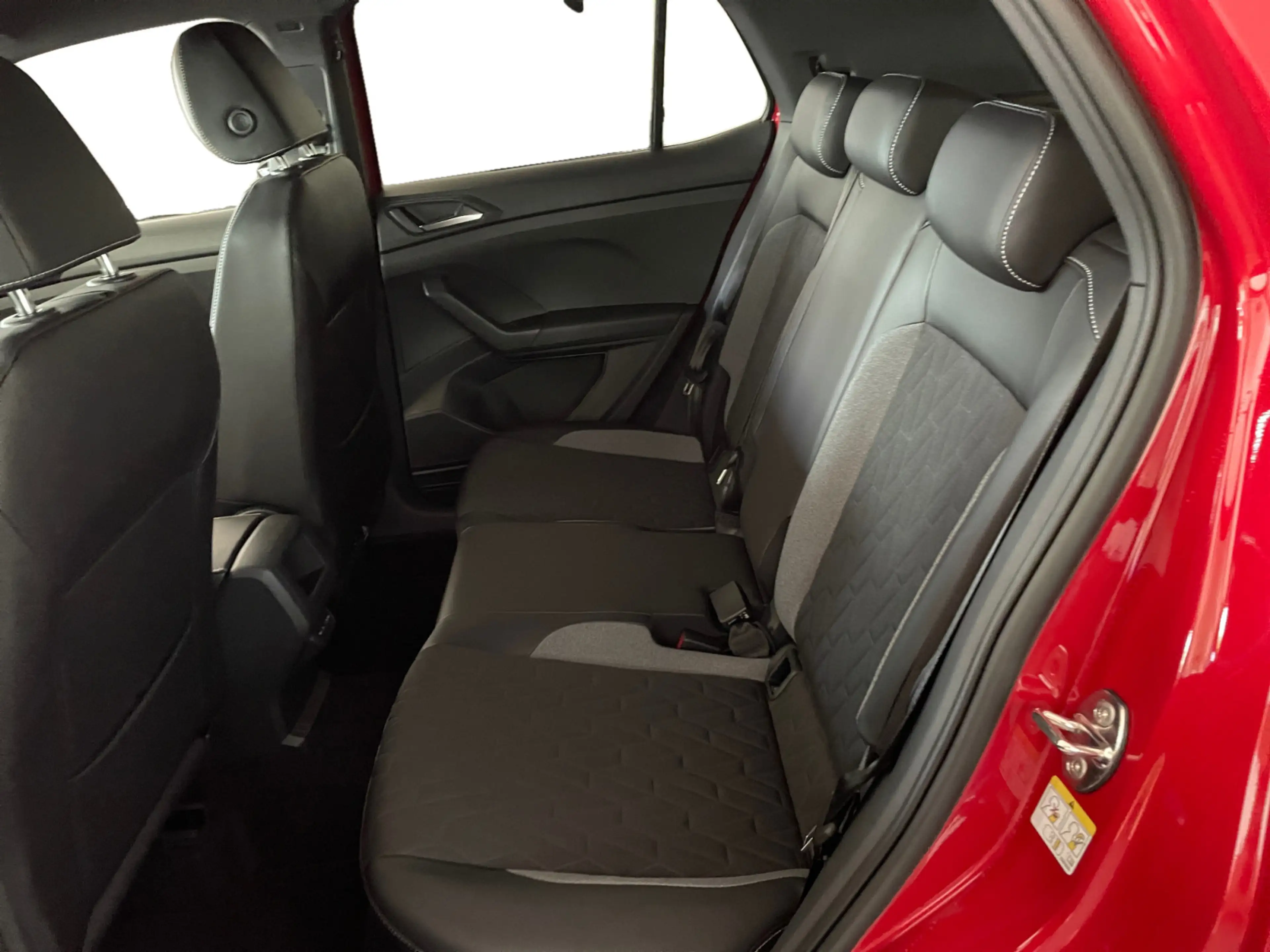 Volkswagen T-Cross Life 1.0 l TSI 85 kW (116 PS) 7- — photo 11