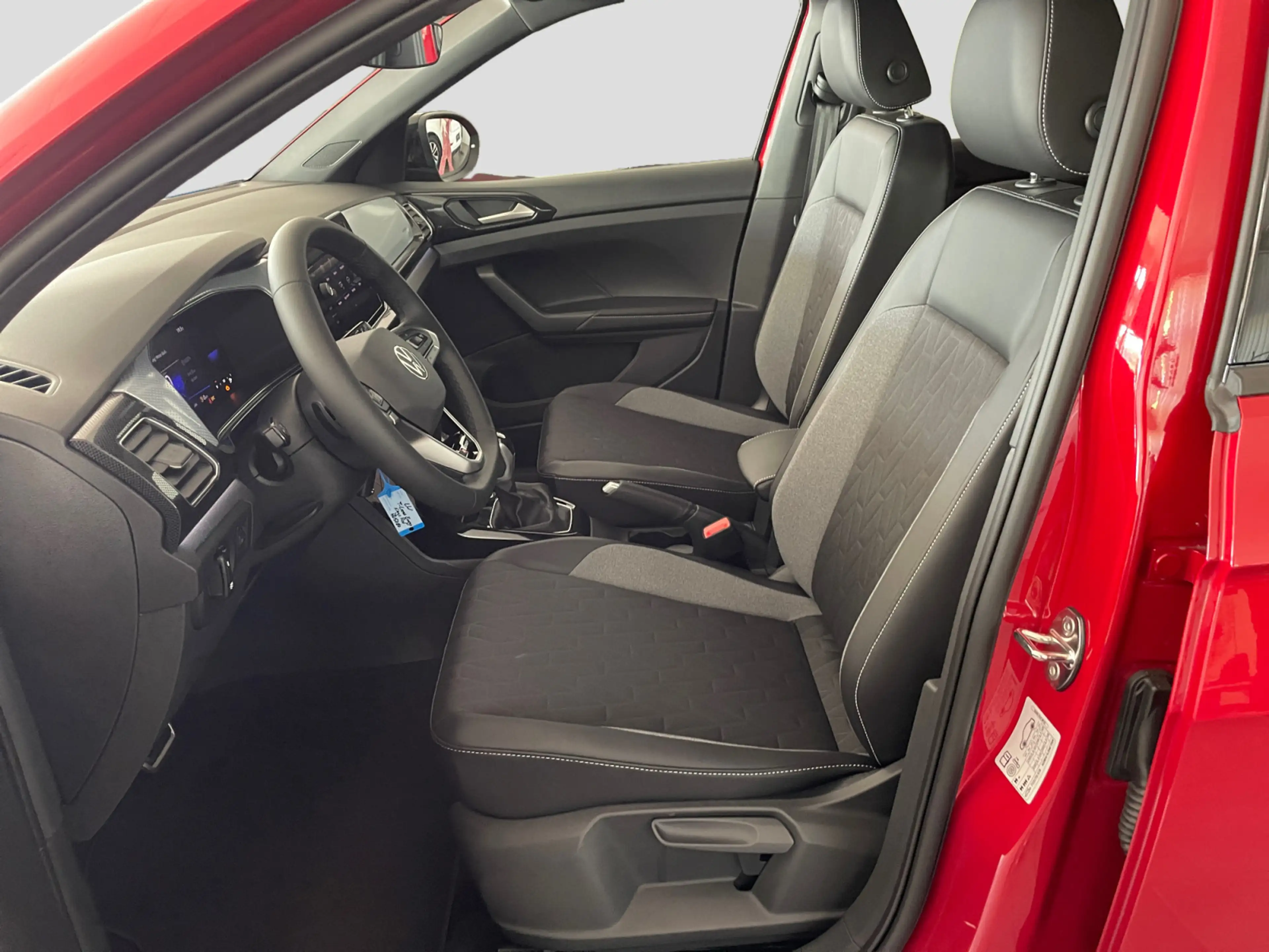 Volkswagen T-Cross Life 1.0 l TSI 85 kW (116 PS) 7- — photo 13