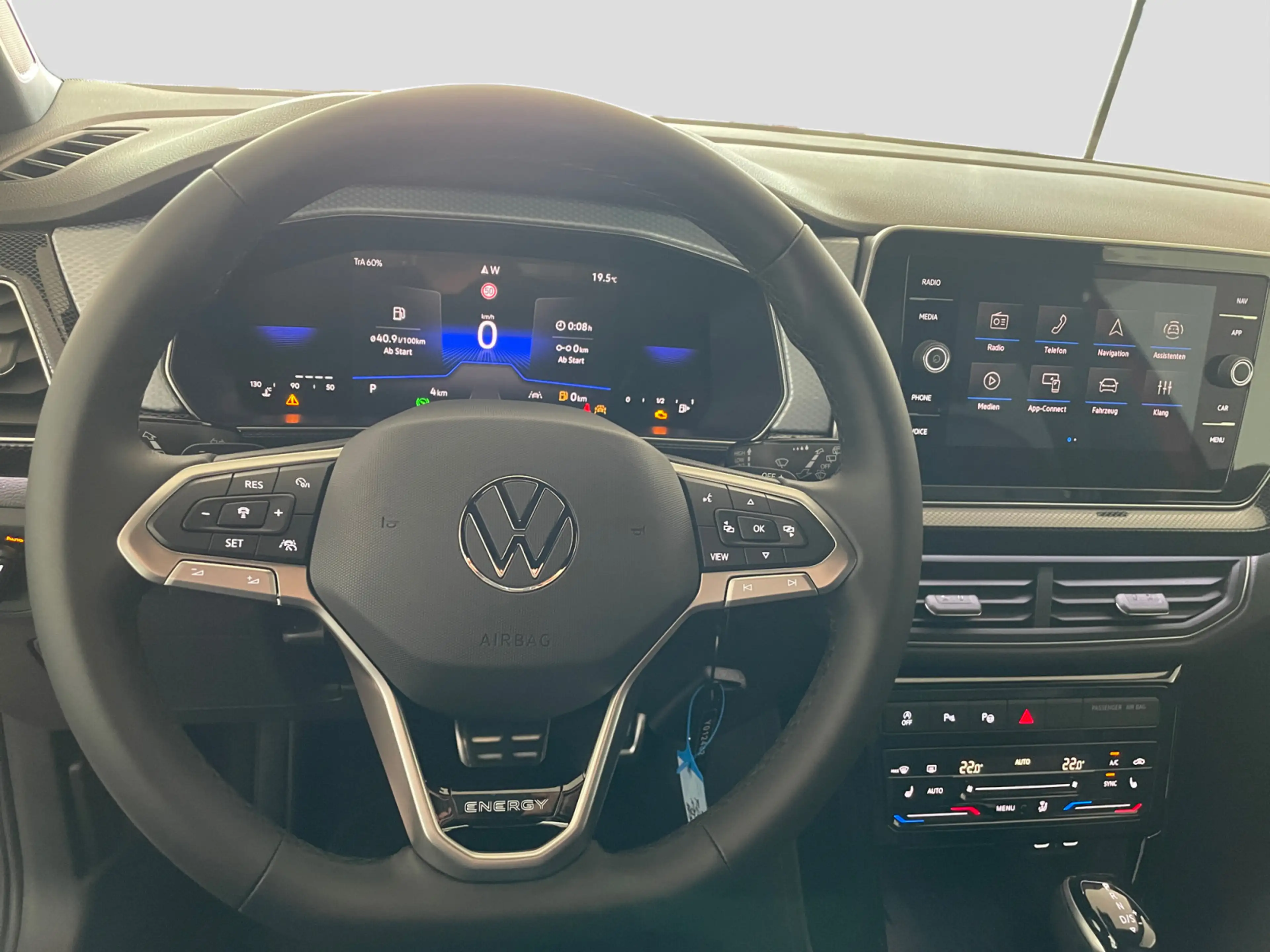 Volkswagen T-Cross Life 1.0 l TSI 85 kW (116 PS) 7- — photo 8