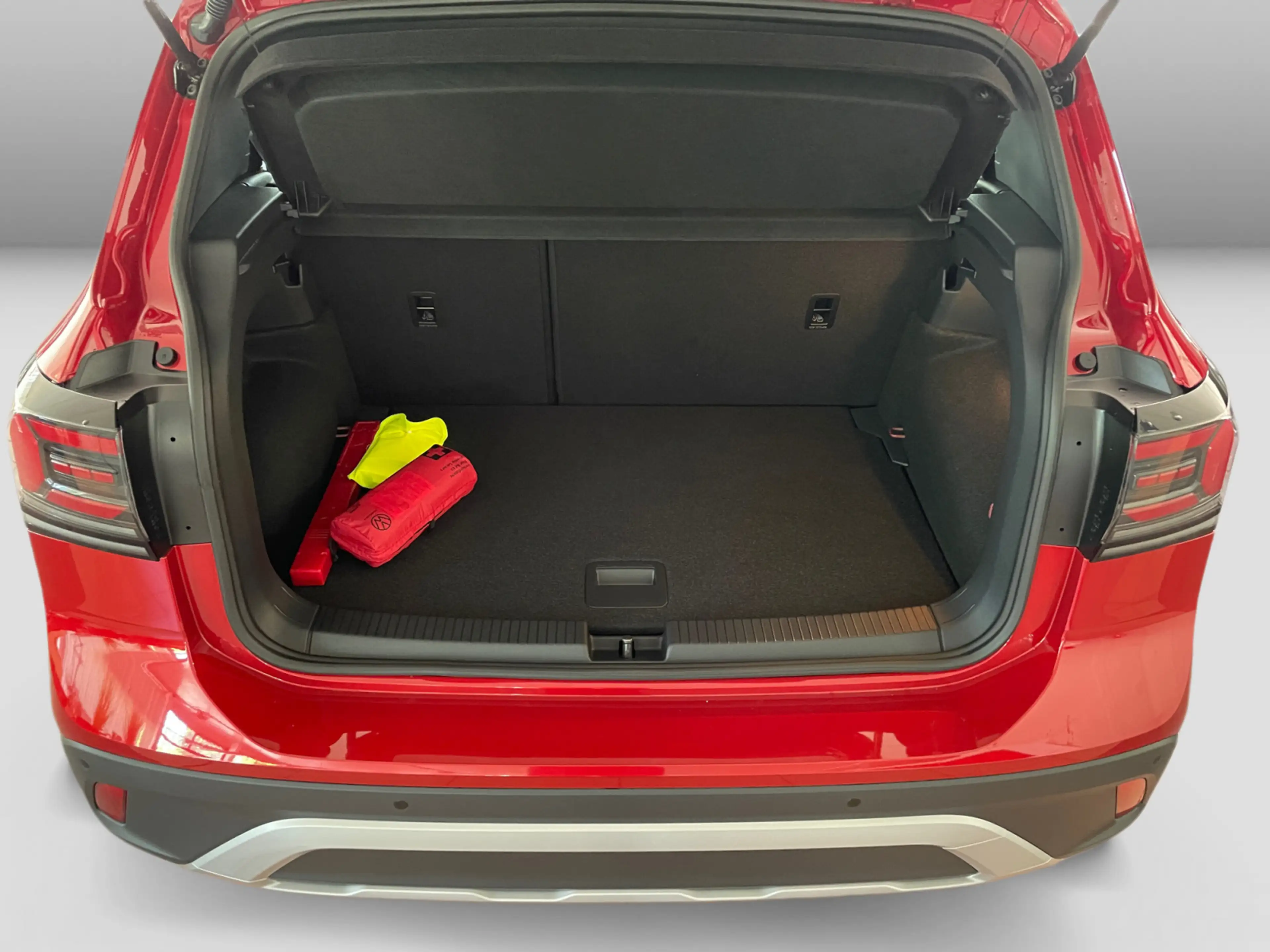 Volkswagen T-Cross Life 1.0 l TSI 85 kW (116 PS) 7- — photo 12